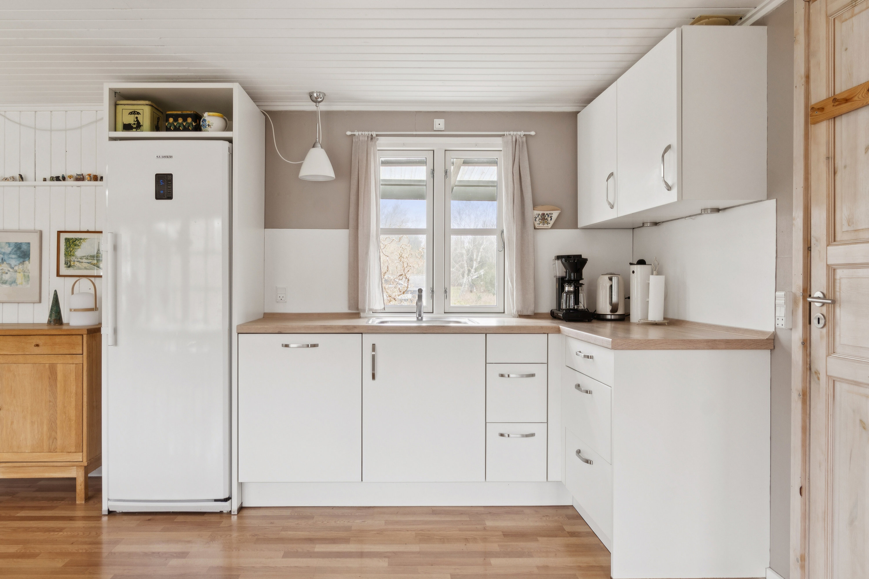 Fremhævet køkken billede i fuldskærmstilstand. Billede af Klinteborgvej 26, Ordrup, 4540 Fårevejle