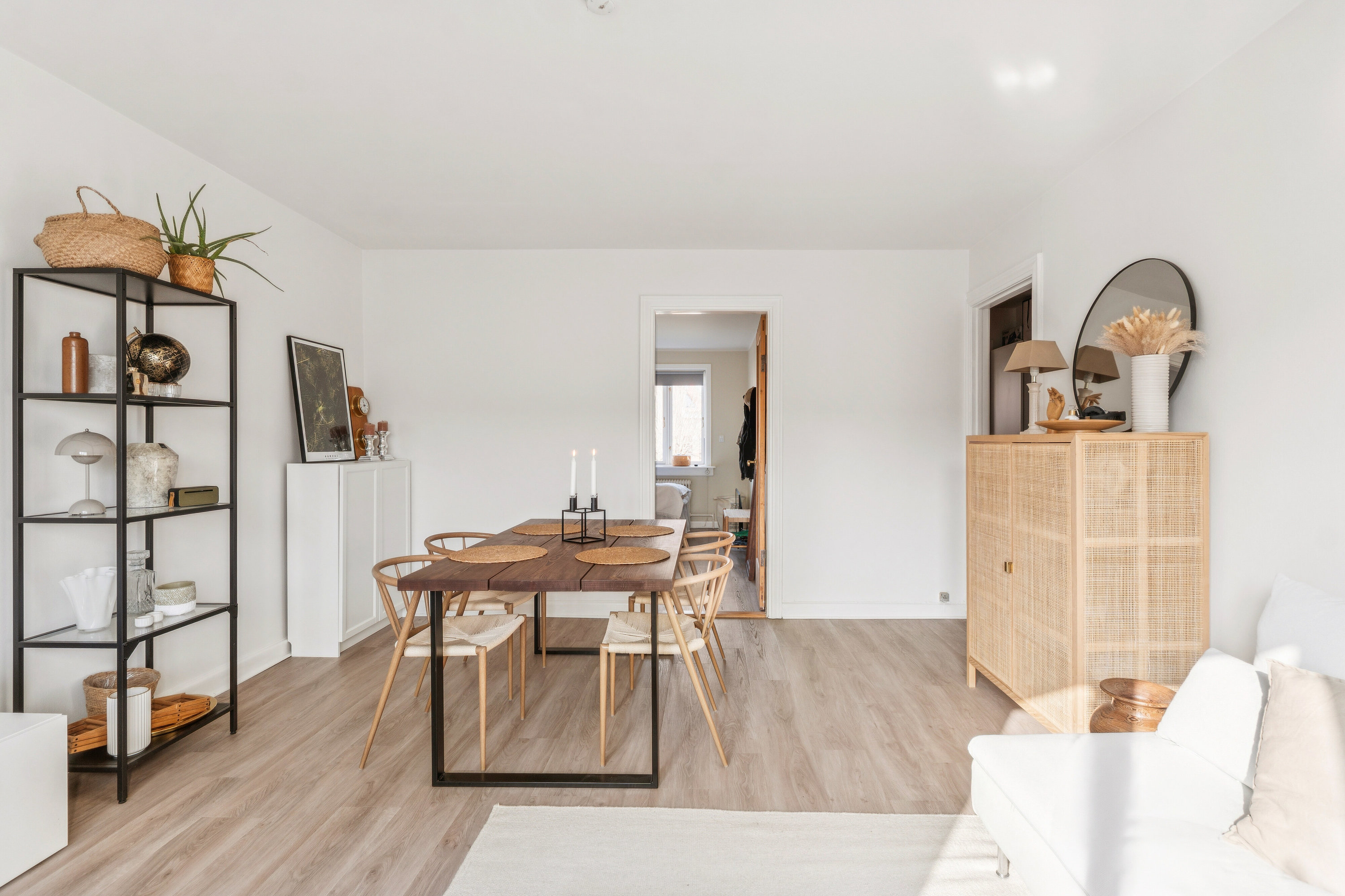 Fremhævet stue billede i fuldskærmstilstand. Billede af Rødovrevej 38, 1. tv., 2610 Rødovre