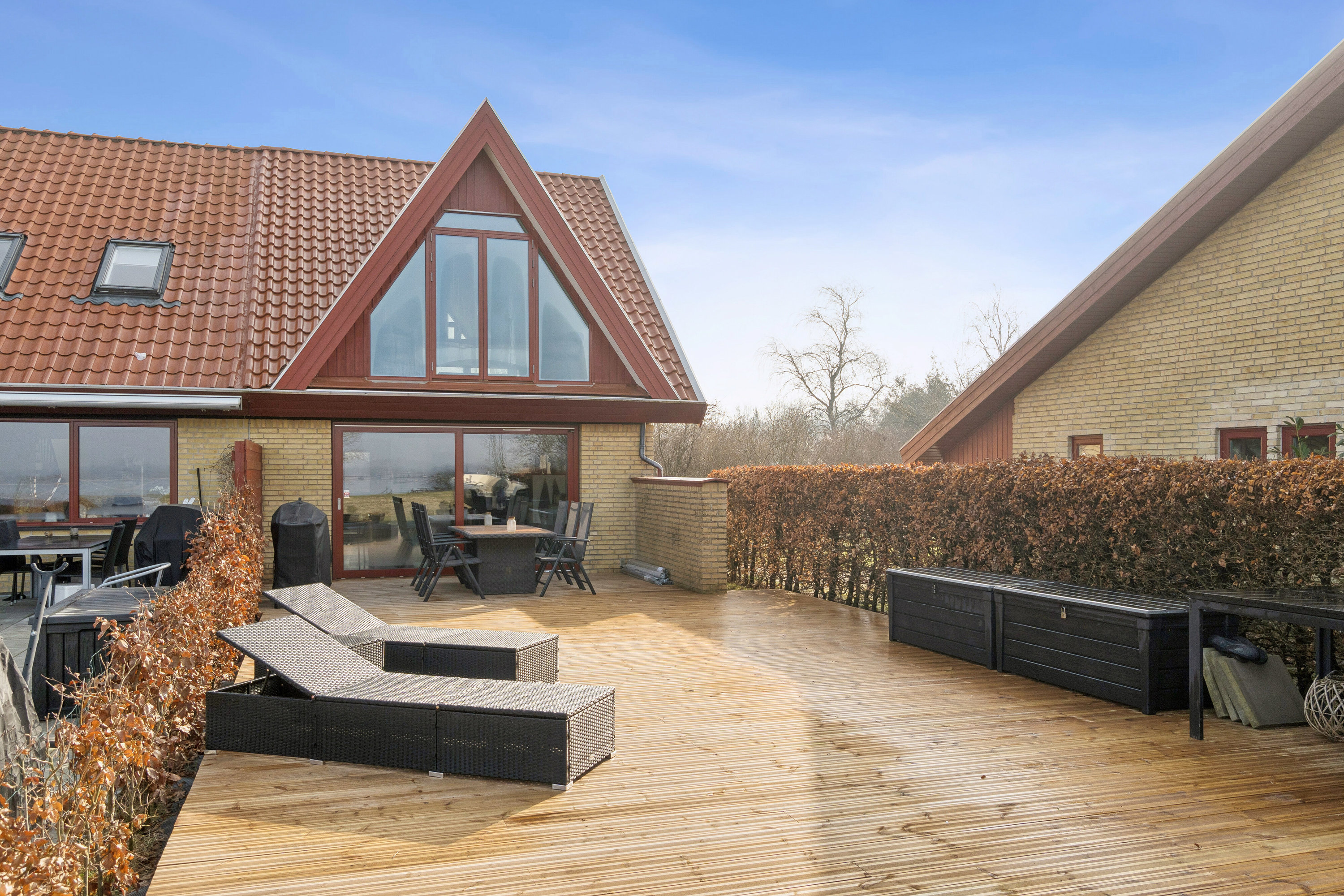 Fremhævet set fra haven billede i fuldskærmstilstand. Billede af Kirsebærvej 32, 4720 Præstø