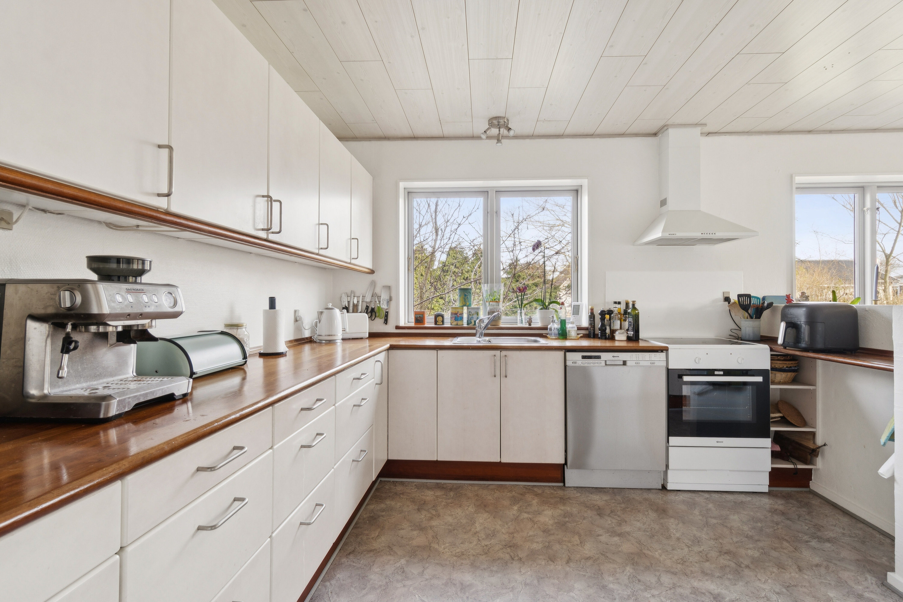 Fremhævet køkken billede i fuldskærmstilstand. Billede af Havnebakken 13, Tejn, 3770 Allinge