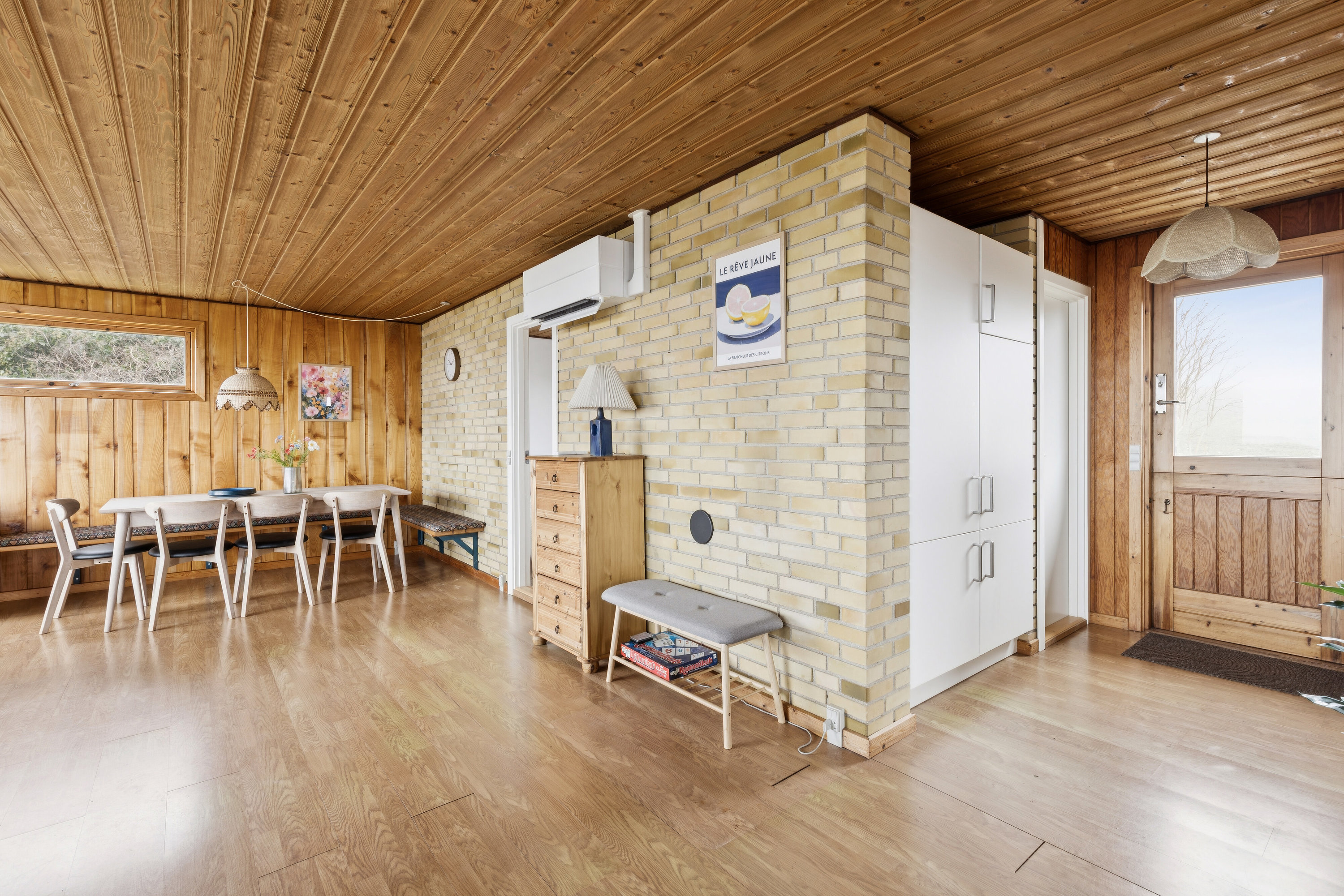 Fremhævet hall billede i fuldskærmstilstand. Billede af Hjorthøjgårdsvej 14, Svallerup, 4400 Kalundborg