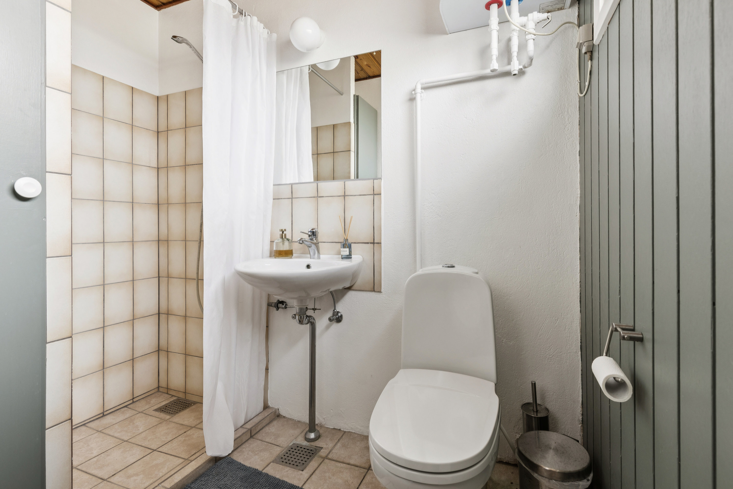 Fremhævet badeværelse billede i fuldskærmstilstand. Billede af Hjorthøjgårdsvej 14, Svallerup, 4400 Kalundborg