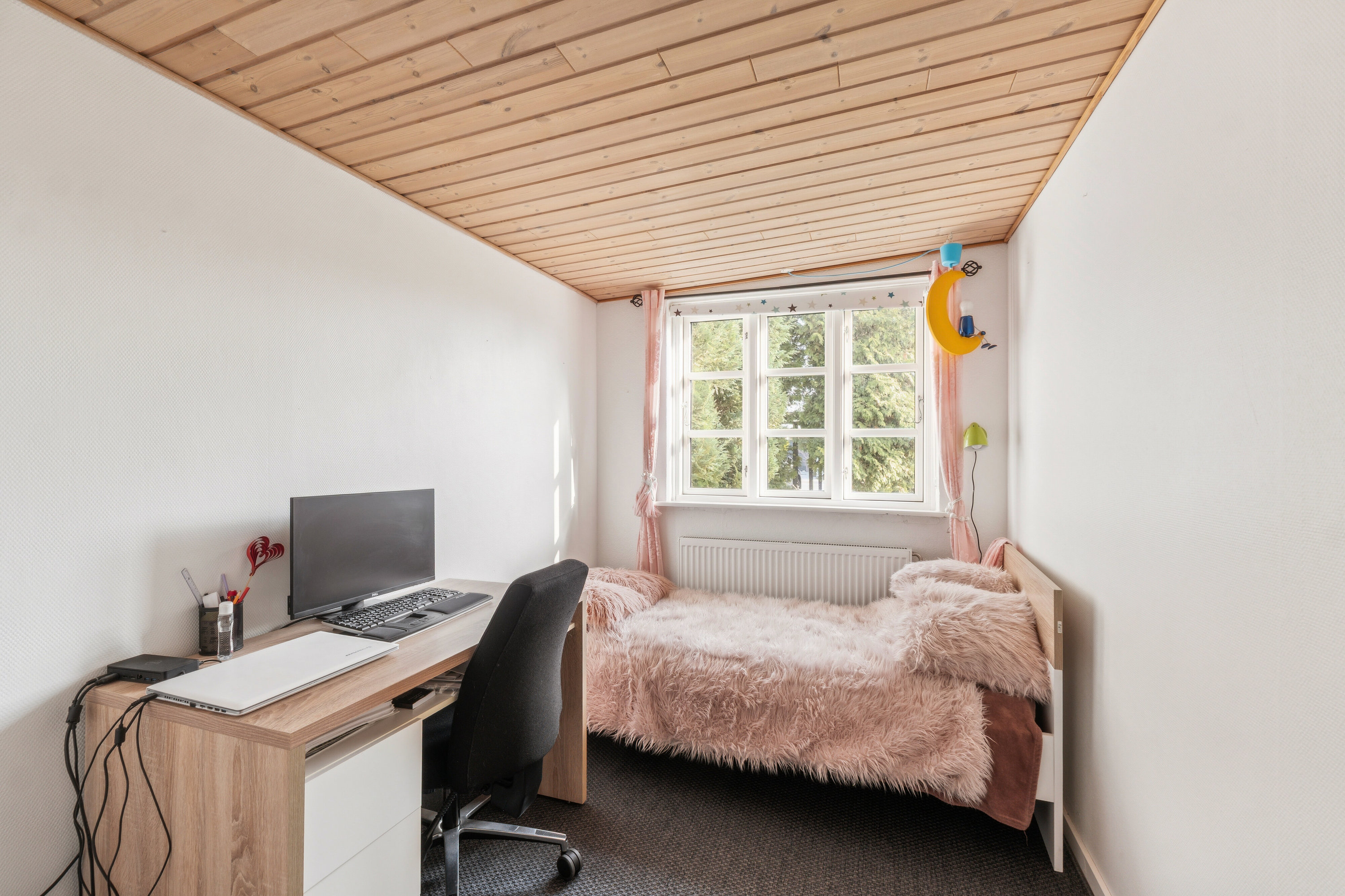 Fremhævet soveværelse billede i fuldskærmstilstand. Billede af Krebsevej 48, 2650 Hvidovre