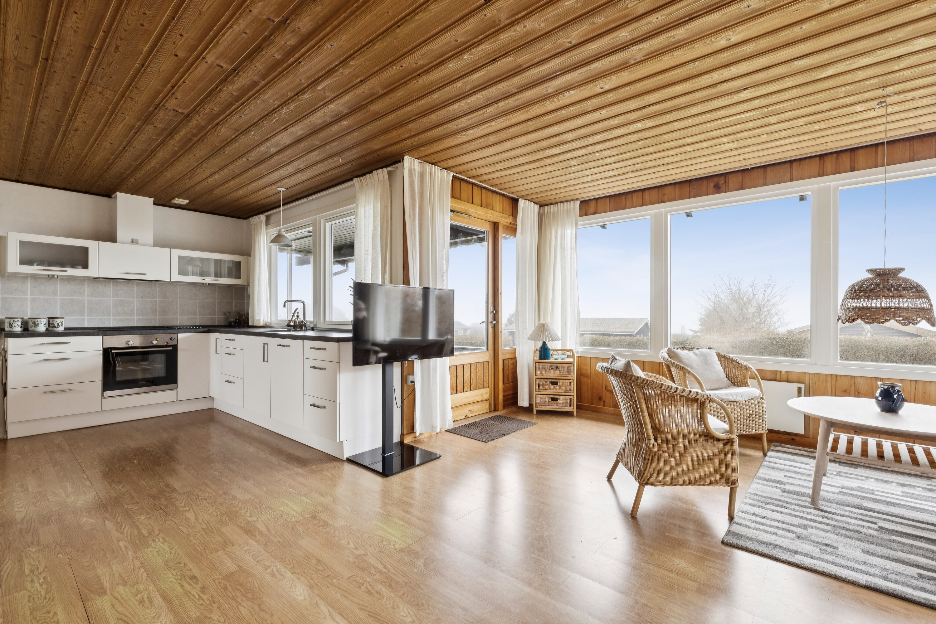 Fremhævet stue billede i fuldskærmstilstand. Billede af Hjorthøjgårdsvej 14, Svallerup, 4400 Kalundborg