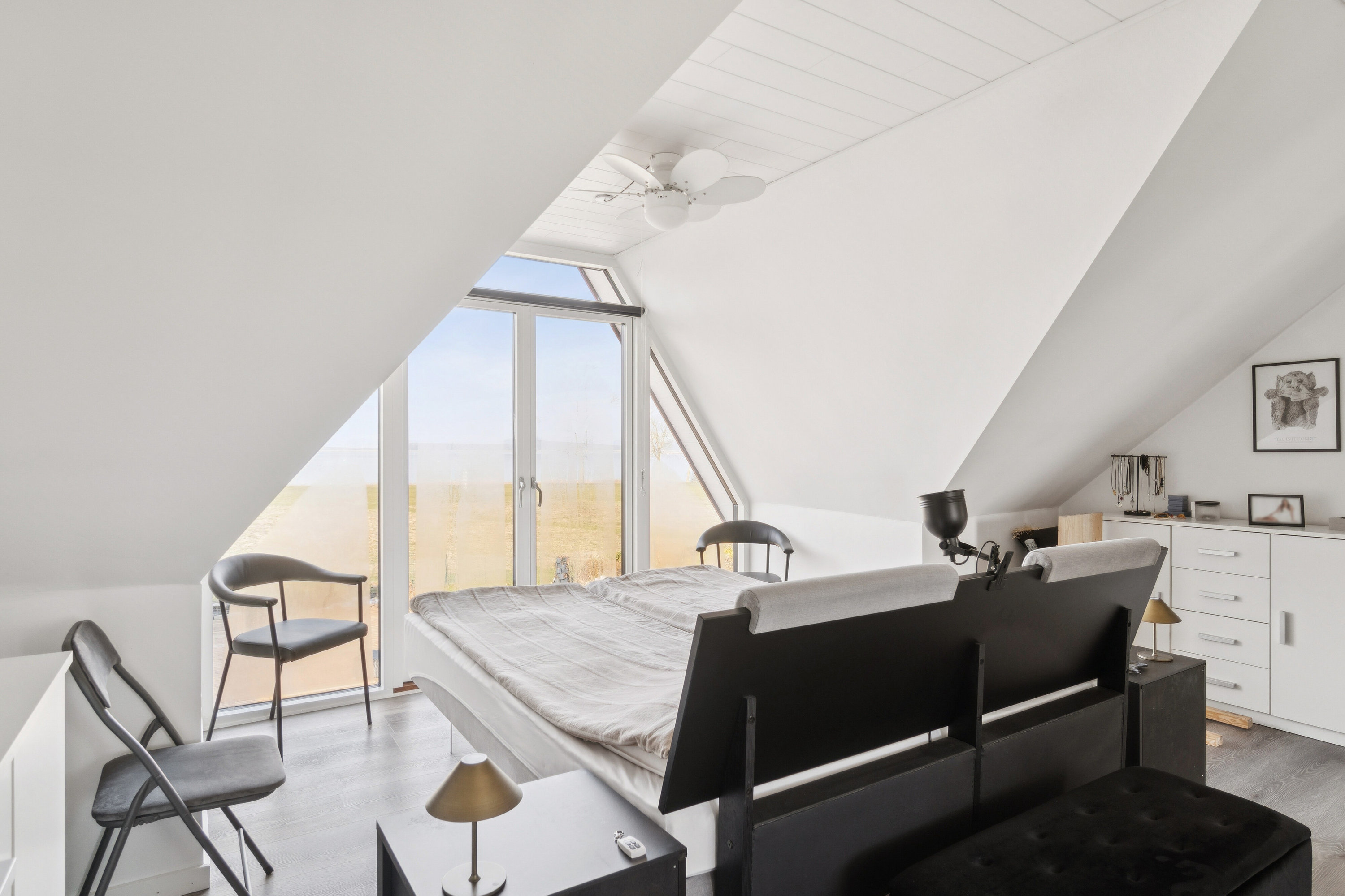 Fremhævet stue billede i fuldskærmstilstand. Billede af Kirsebærvej 32, 4720 Præstø