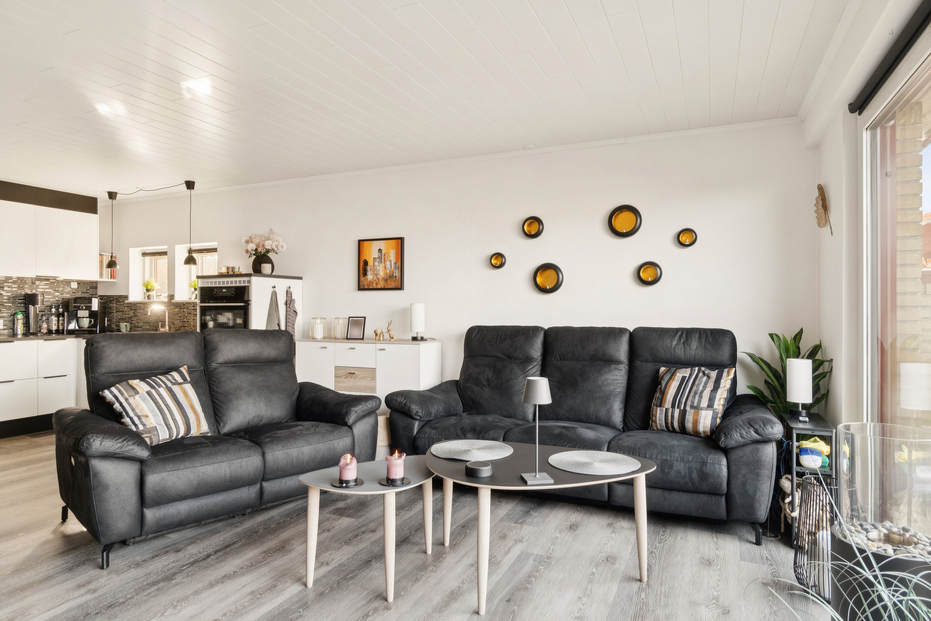 Fremhævet stue billede i fuldskærmstilstand. Billede af Kirsebærvej 32, 4720 Præstø