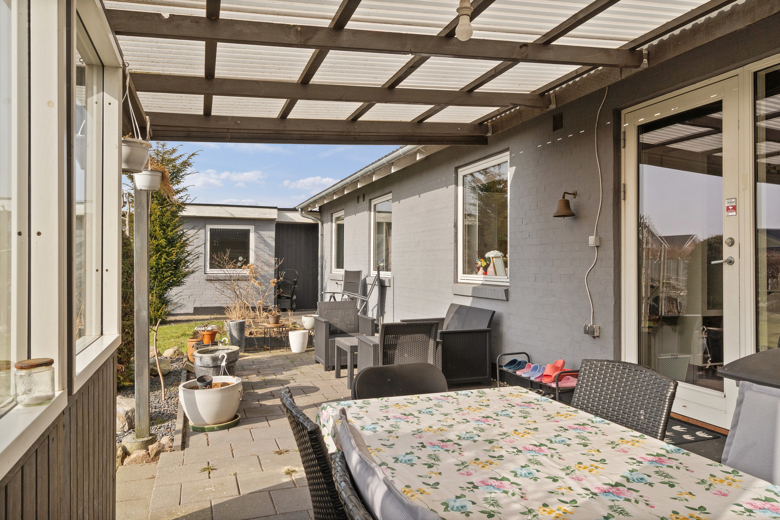 Fremhævet udendørs billede i fuldskærmstilstand. Billede af Kildevang 10, 4690 Haslev