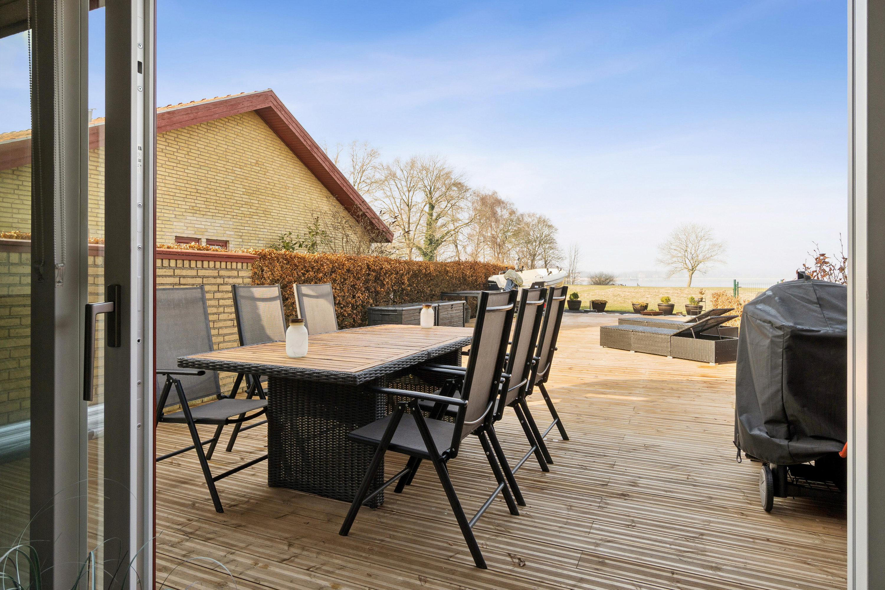 Fremhævet terrasse billede i fuldskærmstilstand. Billede af Kirsebærvej 32, 4720 Præstø