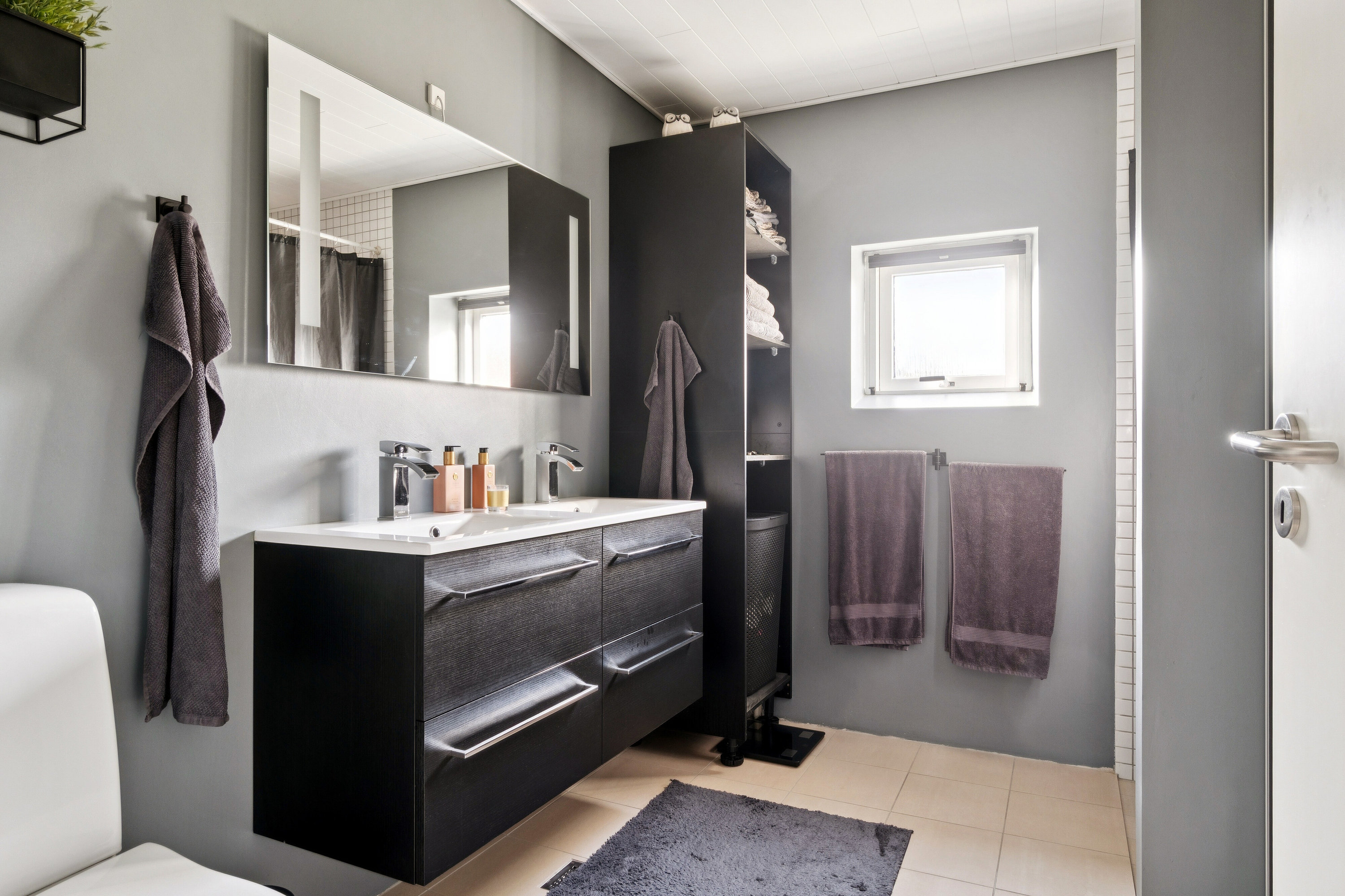 Fremhævet badeværelse billede i fuldskærmstilstand. Billede af Kirsebærvej 32, 4720 Præstø