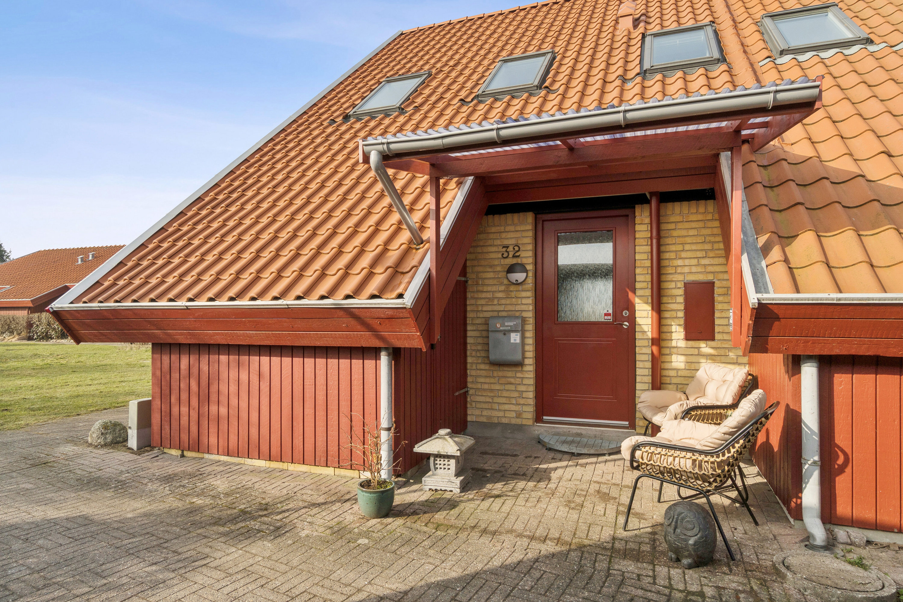 Fremhævet set fra haven billede i fuldskærmstilstand. Billede af Kirsebærvej 32, 4720 Præstø