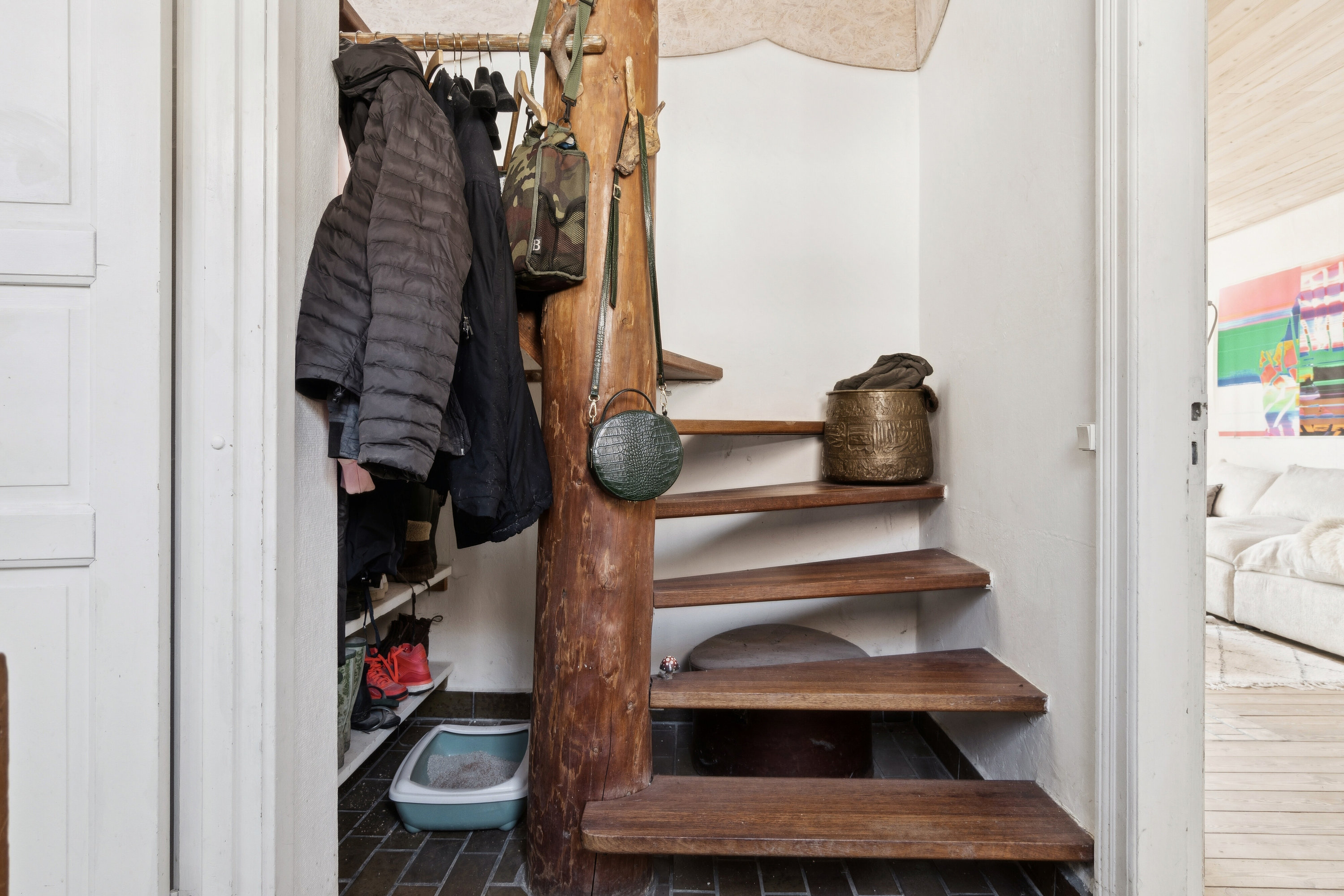 Fremhævet trappe billede i fuldskærmstilstand. Billede af Helligdomsvej 15, Rø, 3760 Gudhjem