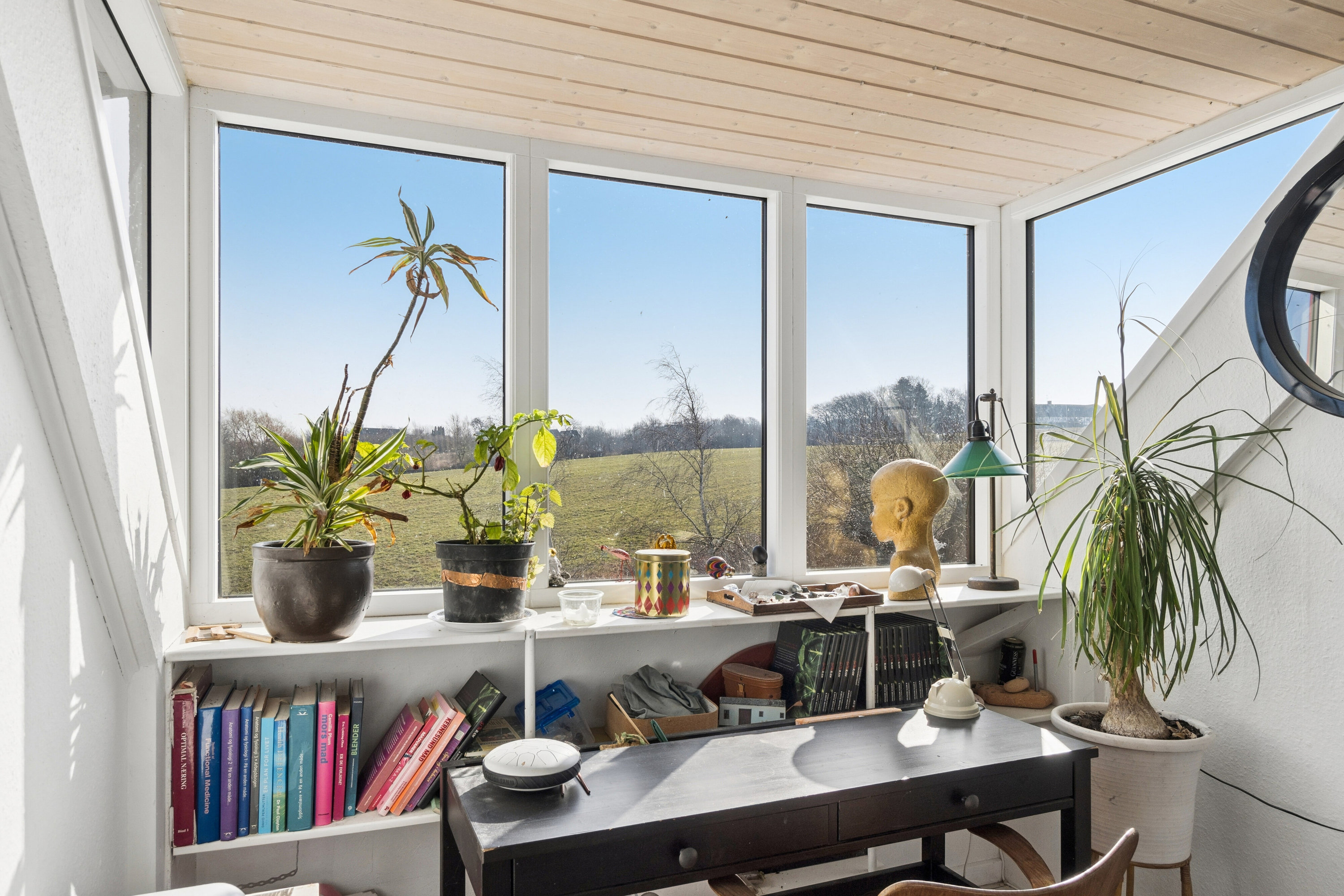 Fremhævet arbejdsværelse billede i fuldskærmstilstand. Billede af Helligdomsvej 15, Rø, 3760 Gudhjem