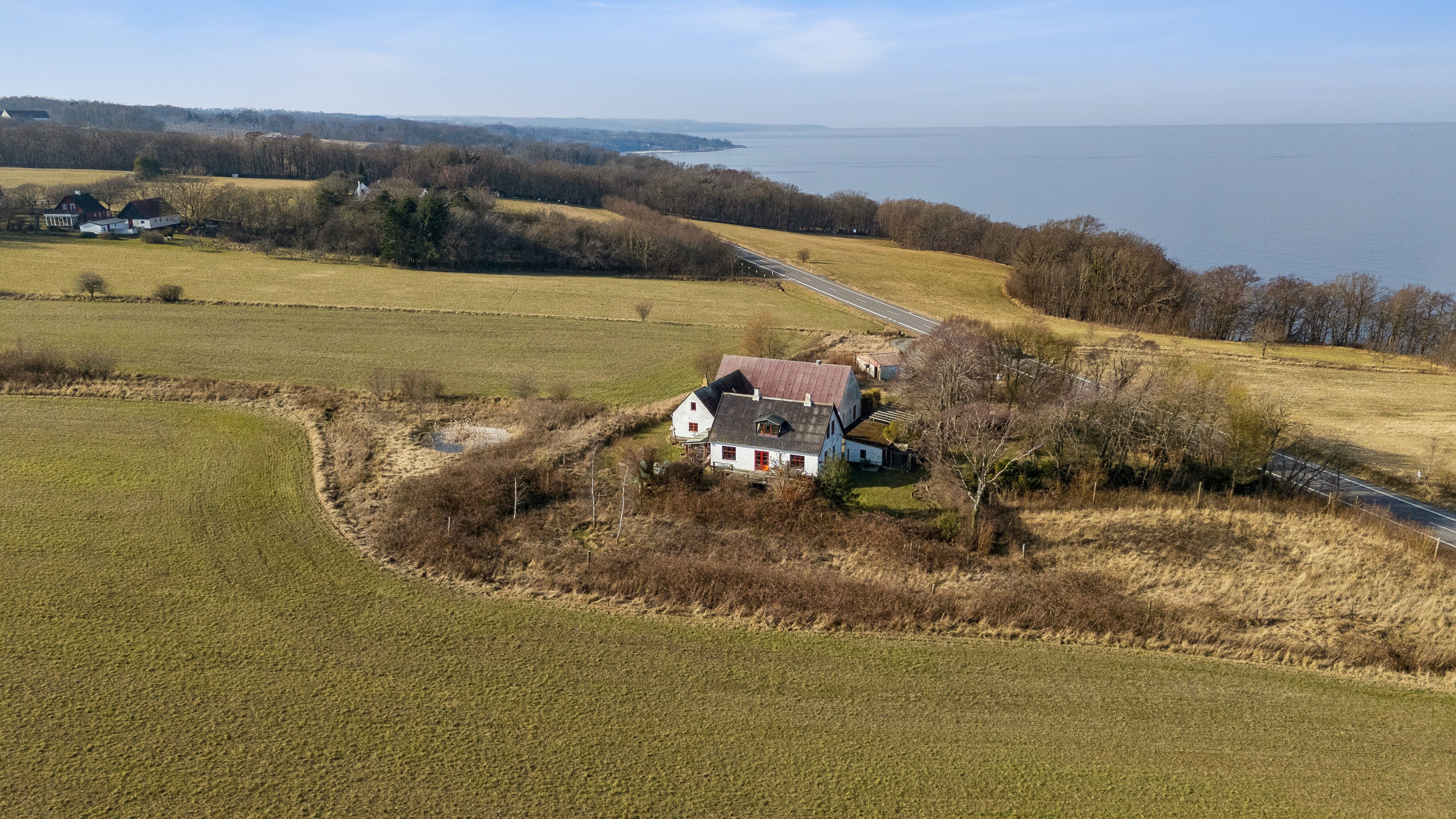 Fremhævet omgivelser billede i fuldskærmstilstand. Billede af Helligdomsvej 15, Rø, 3760 Gudhjem