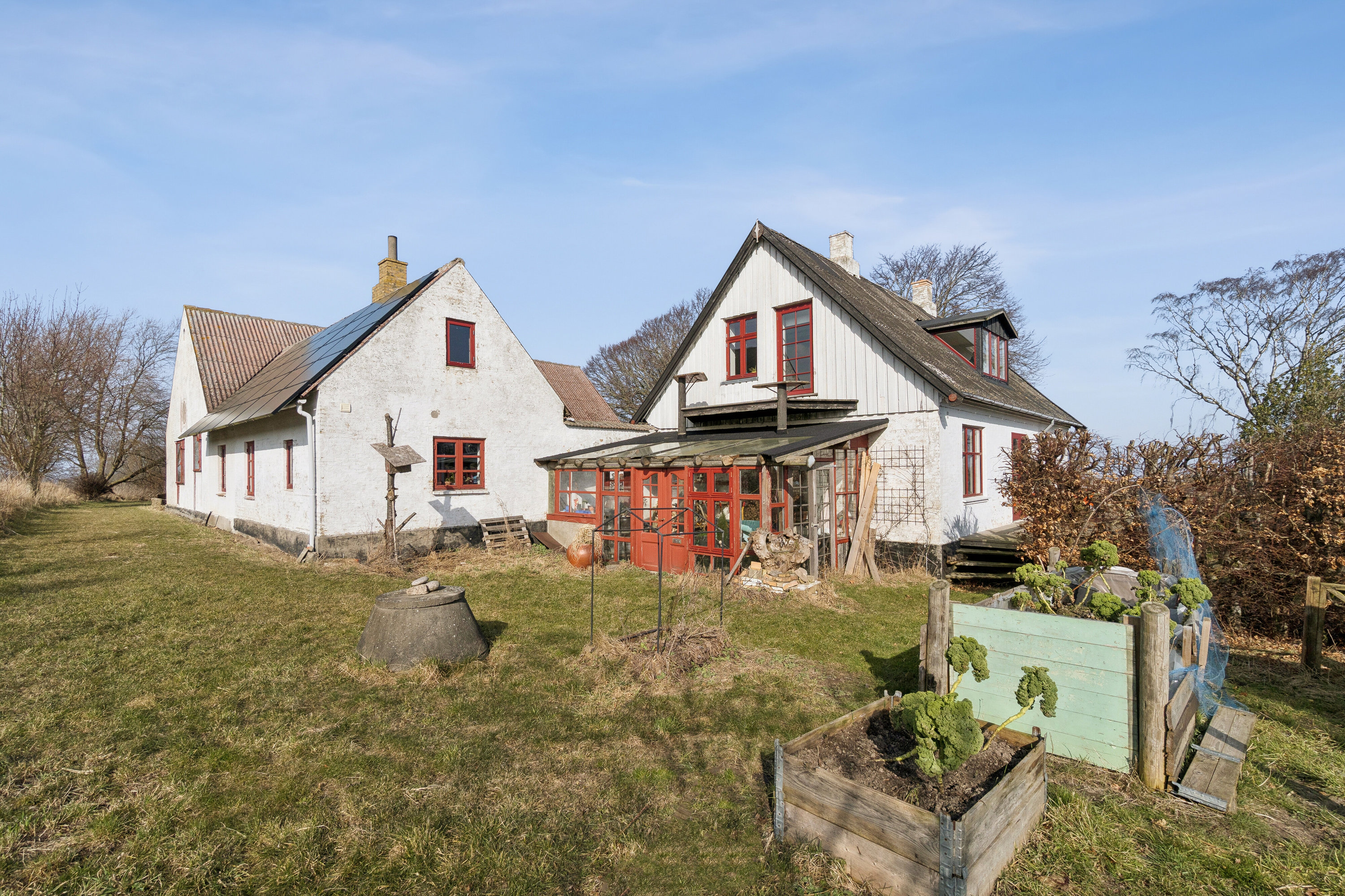 Fremhævet set fra haven billede i fuldskærmstilstand. Billede af Helligdomsvej 15, Rø, 3760 Gudhjem