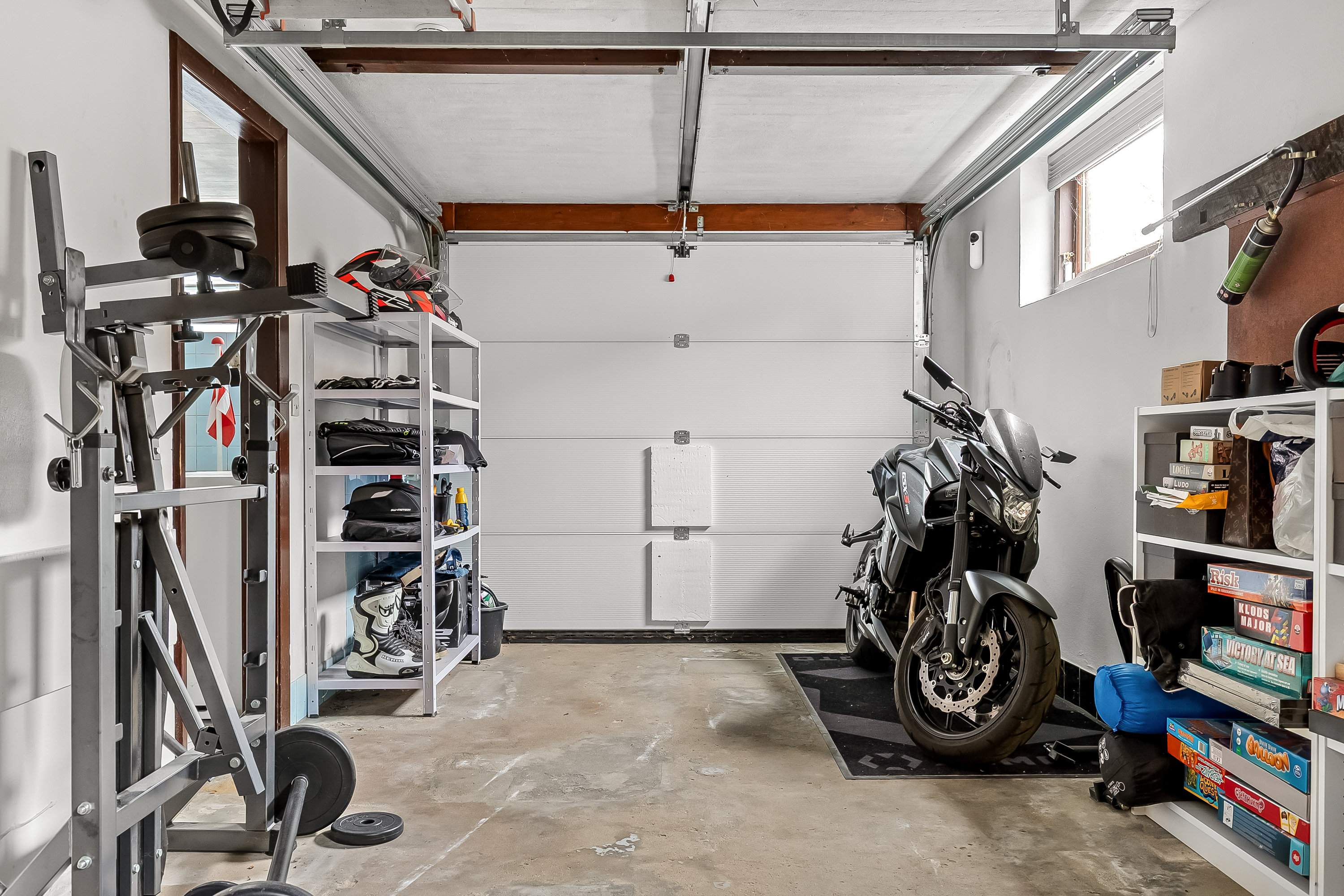 Fremhævet garage billede i fuldskærmstilstand. Billede af Elbækvej 39, Elbæk, 7080 Børkop