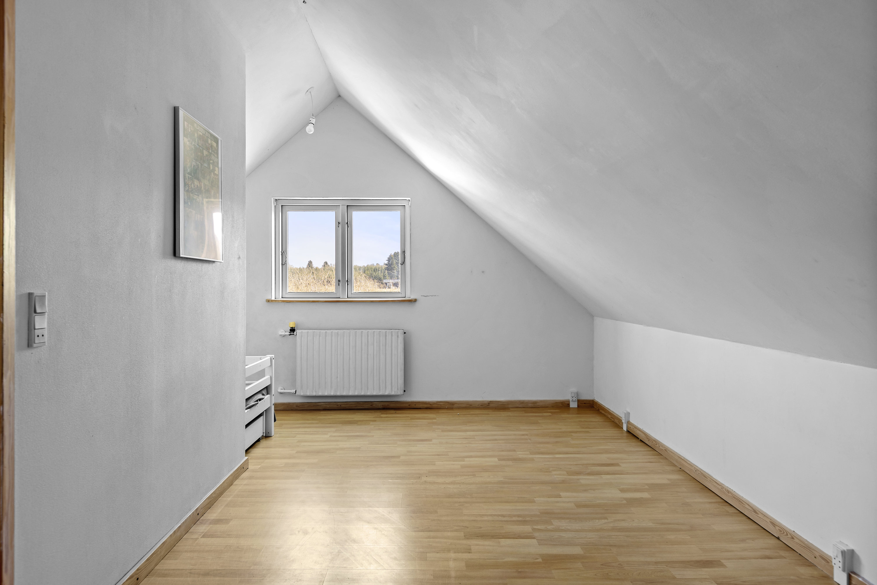 Fremhævet værelse billede i fuldskærmstilstand. Billede af Kalundborgvej 102, 4190 Munke Bjergby