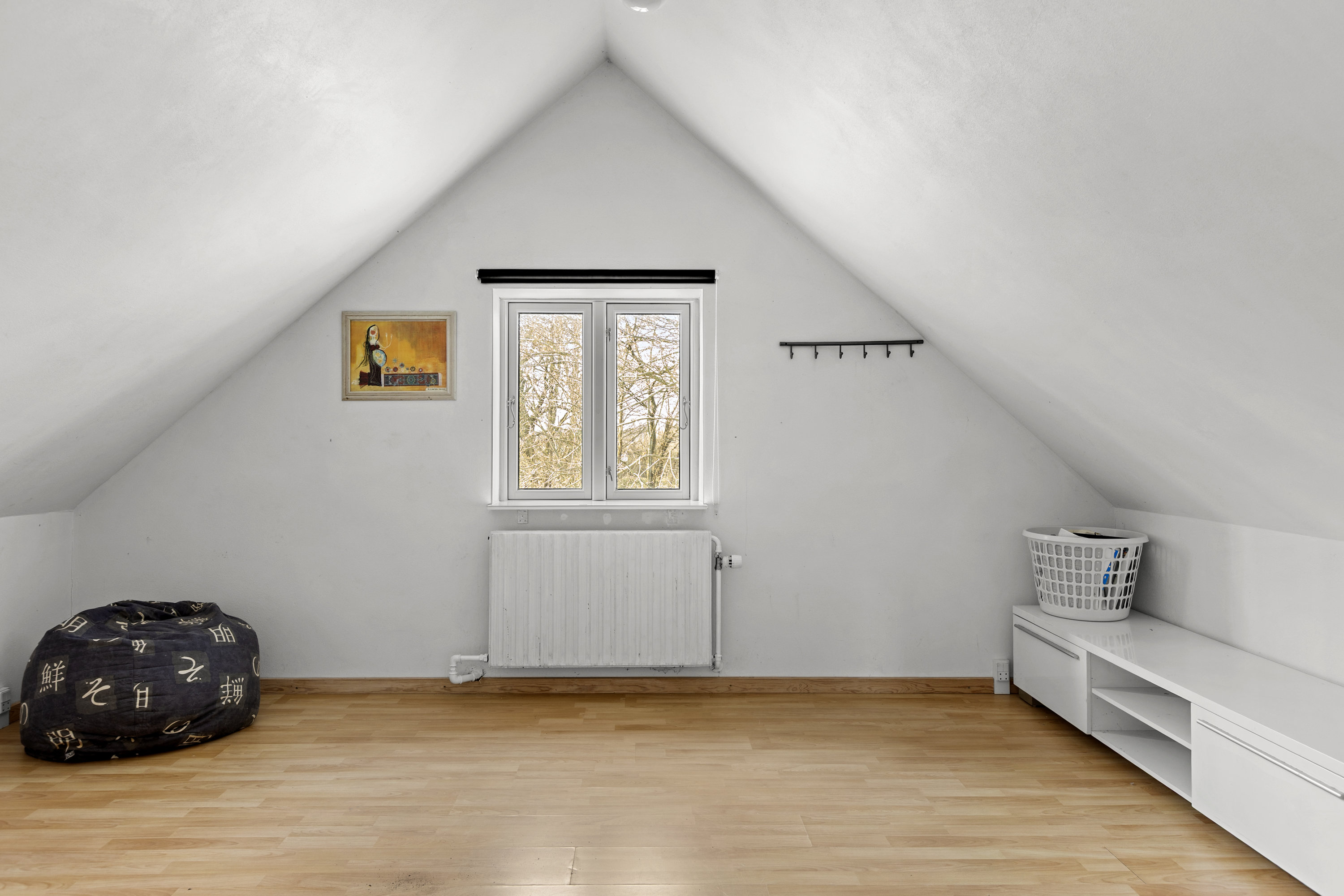 Fremhævet værelse billede i fuldskærmstilstand. Billede af Kalundborgvej 102, 4190 Munke Bjergby