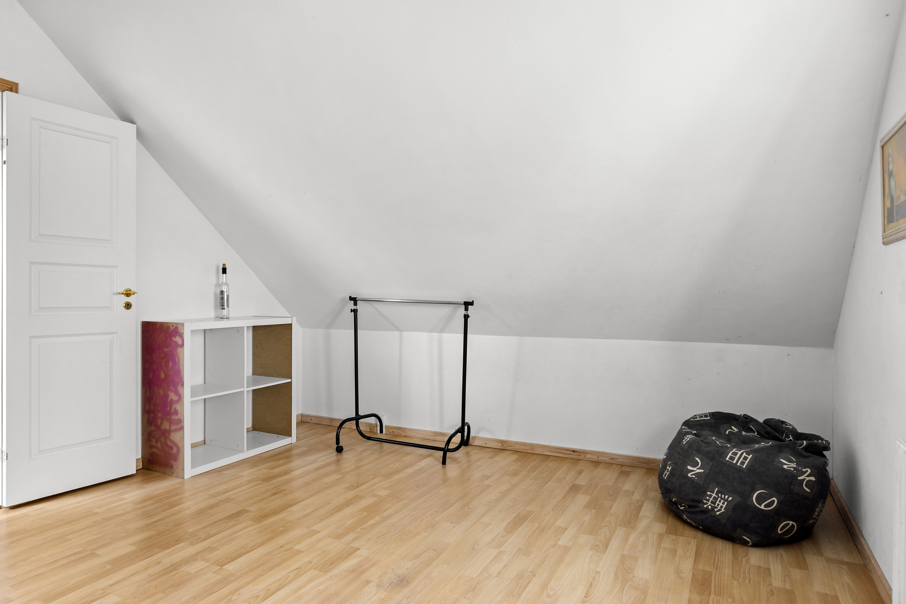 Fremhævet værelse billede i fuldskærmstilstand. Billede af Kalundborgvej 102, 4190 Munke Bjergby