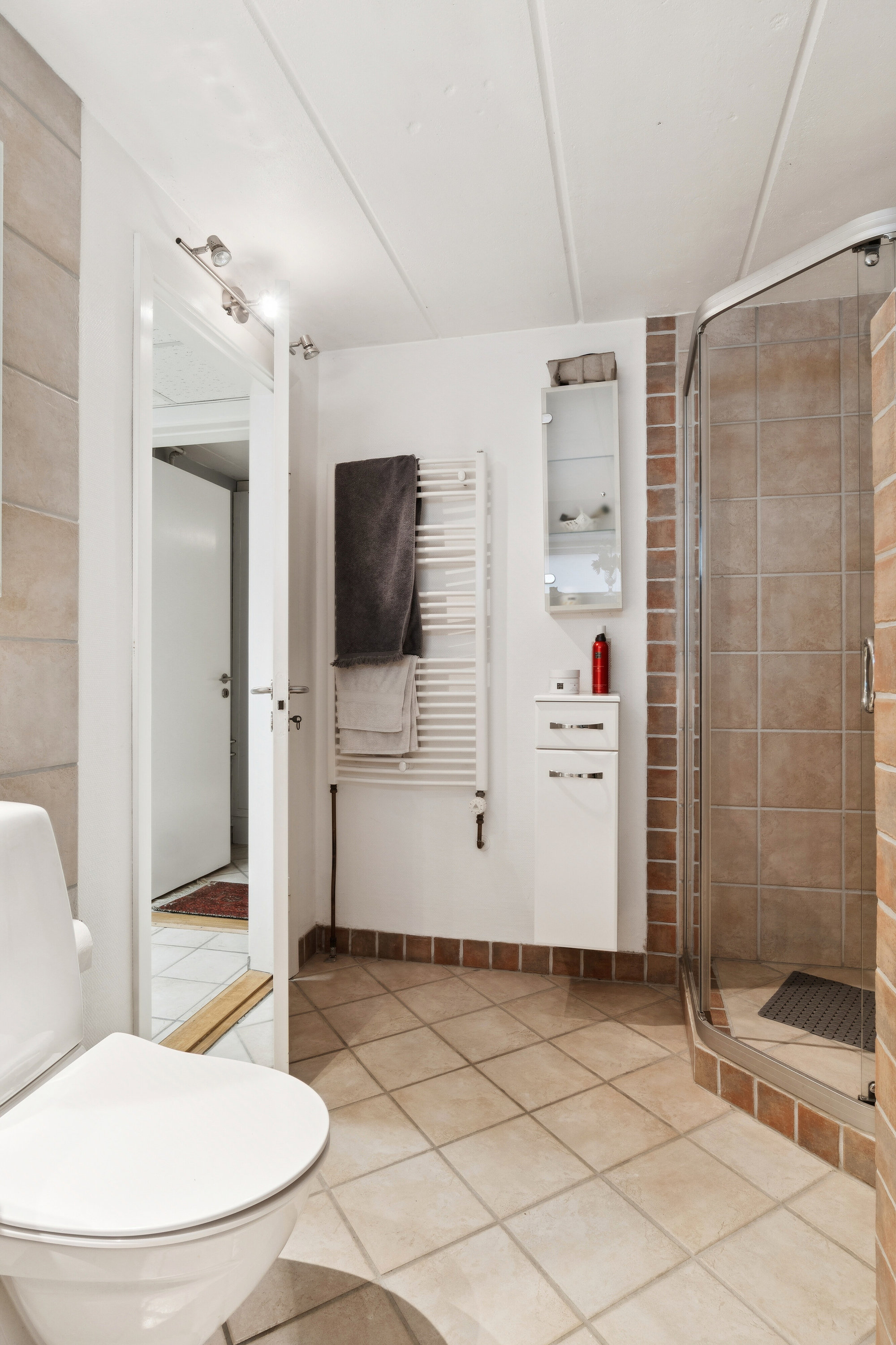 Fremhævet badeværelse billede i fuldskærmstilstand. Billede af Kingosvænge 6A, 4700 Næstved