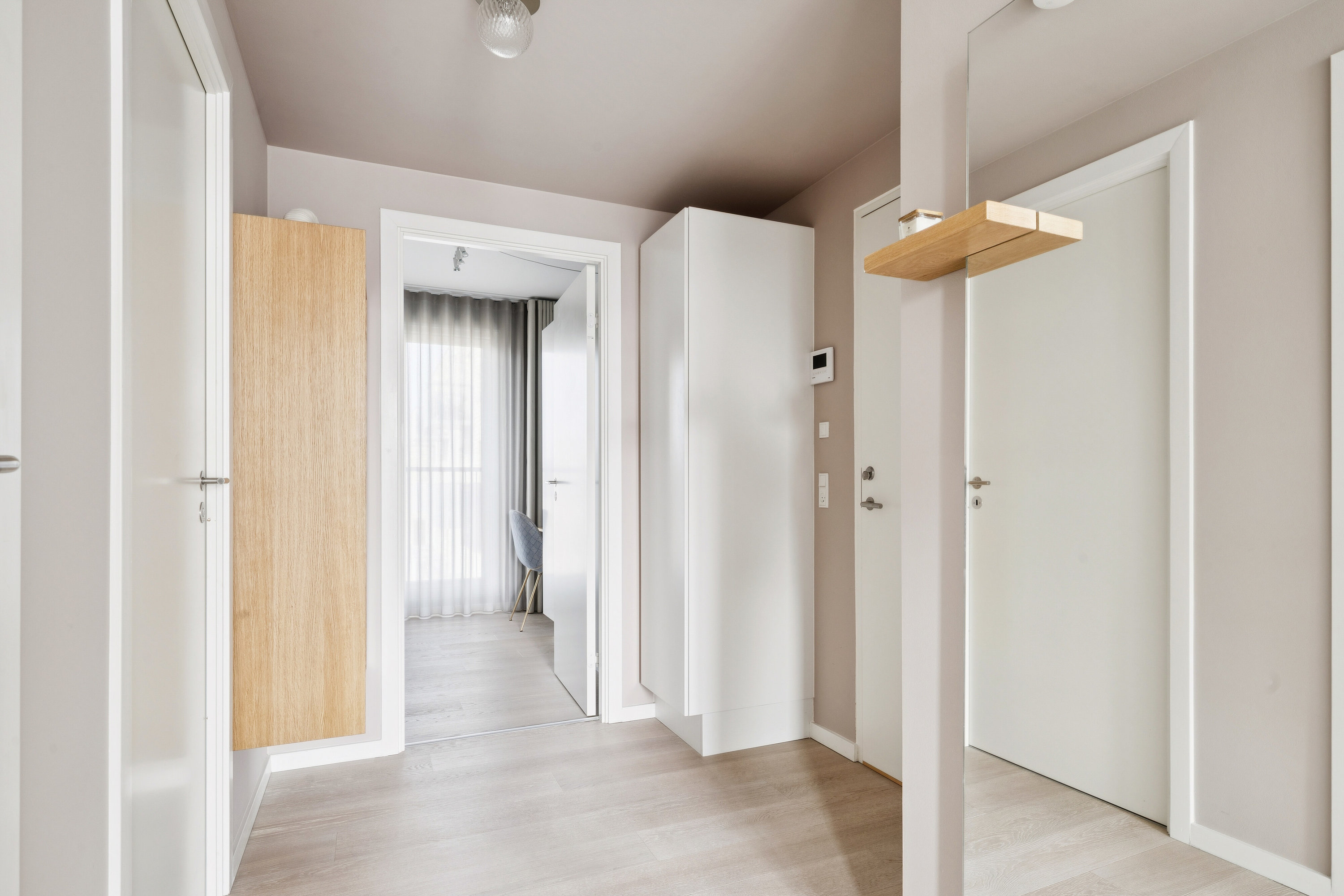 Fremhævet hall billede i fuldskærmstilstand. Billede af Amager Strandvej 58F, 4. th., 2300 København S