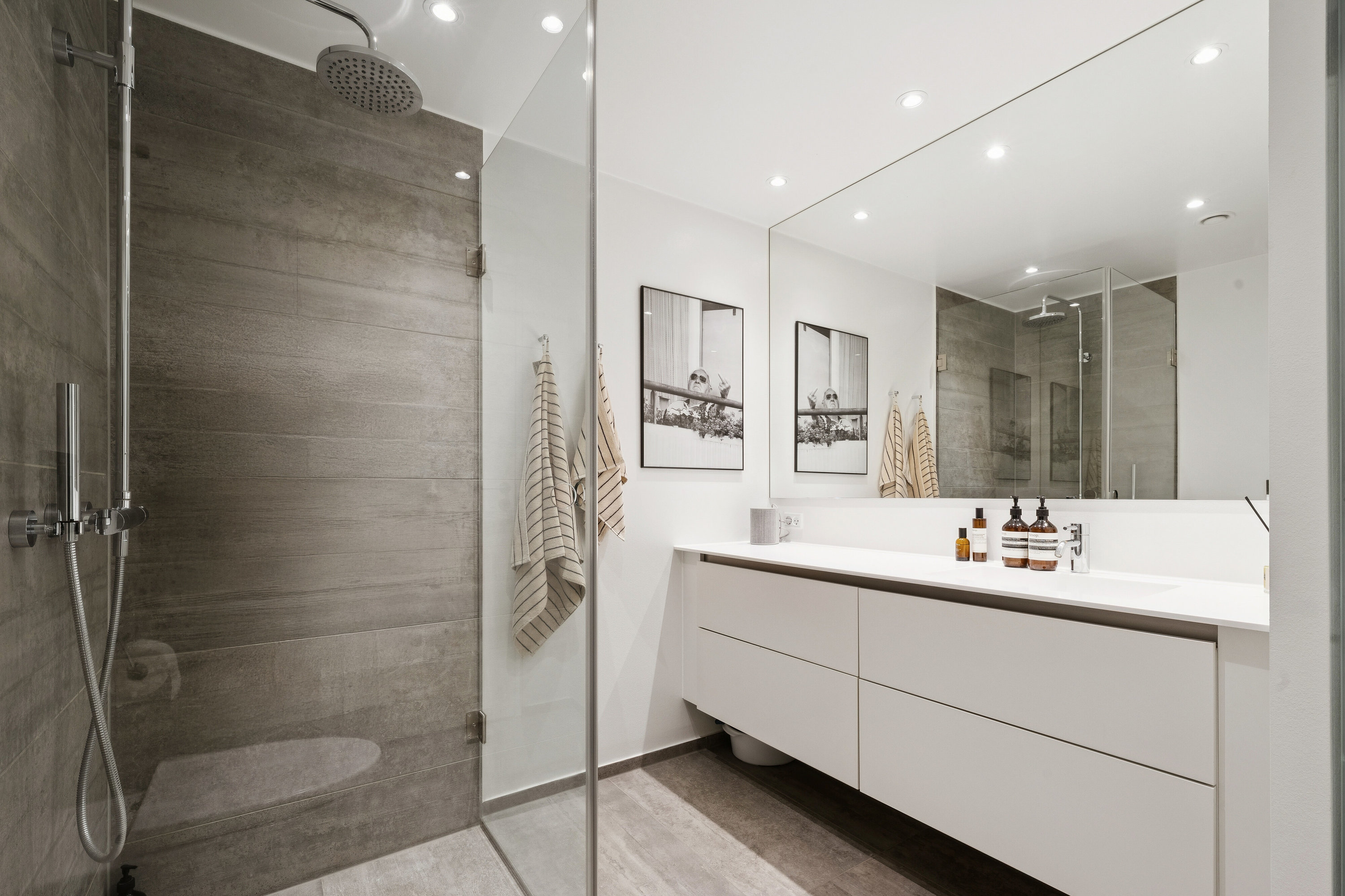 Fremhævet badeværelse billede i fuldskærmstilstand. Billede af Amager Strandvej 58F, 4. th., 2300 København S