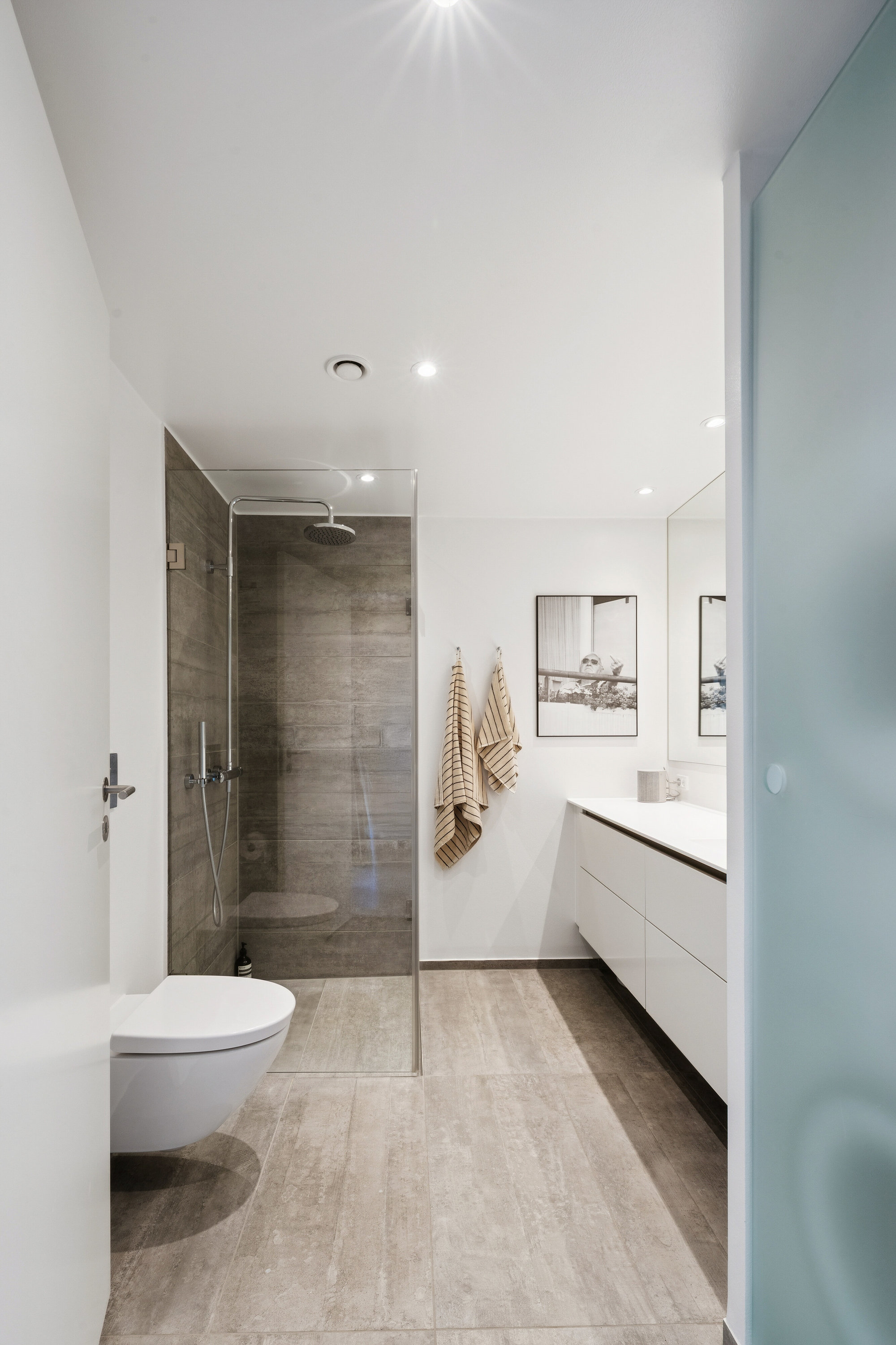 Fremhævet badeværelse billede i fuldskærmstilstand. Billede af Amager Strandvej 58F, 4. th., 2300 København S