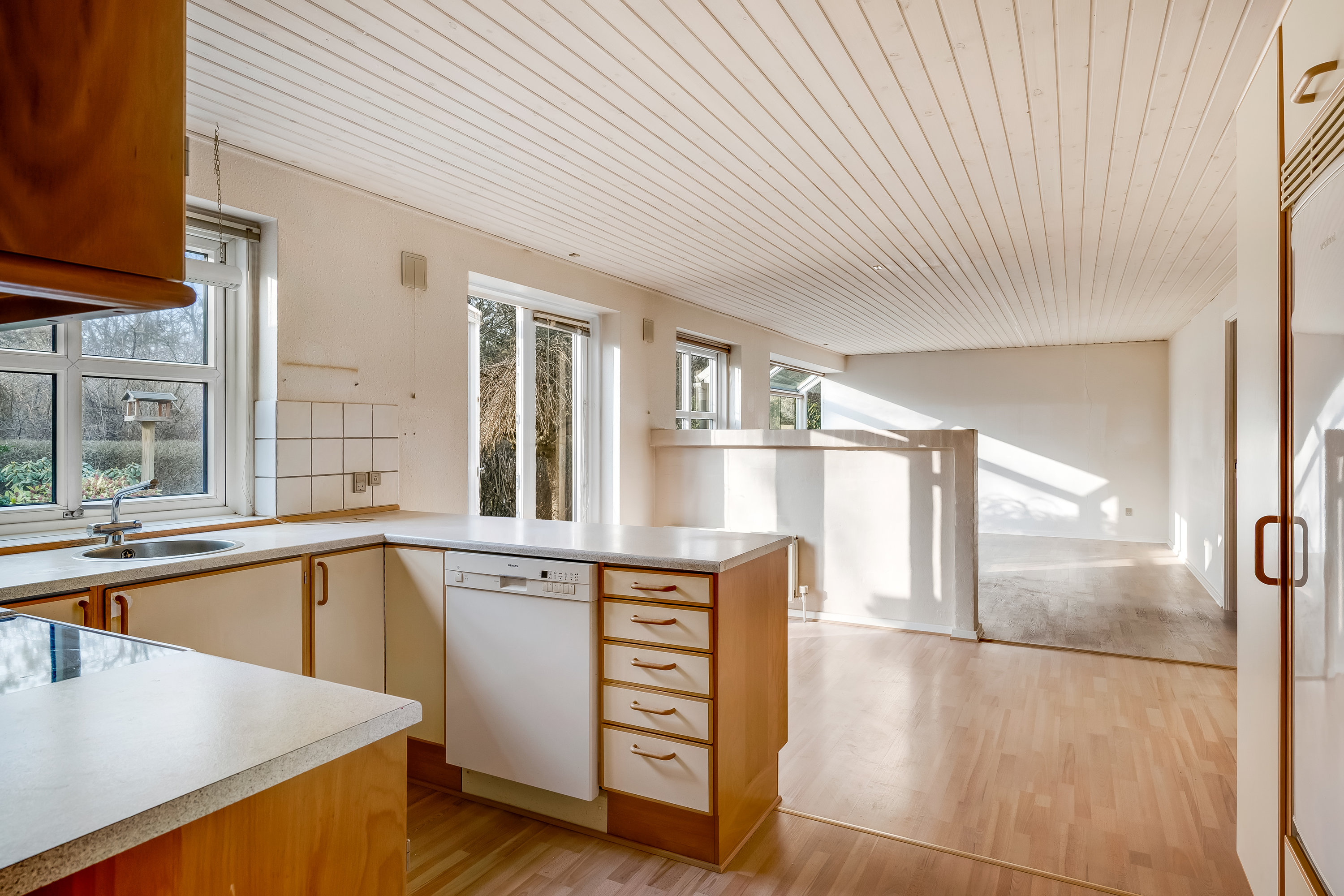 Fremhævet køkken billede i fuldskærmstilstand. Billede af Kærsangervej 21, 6800 Varde