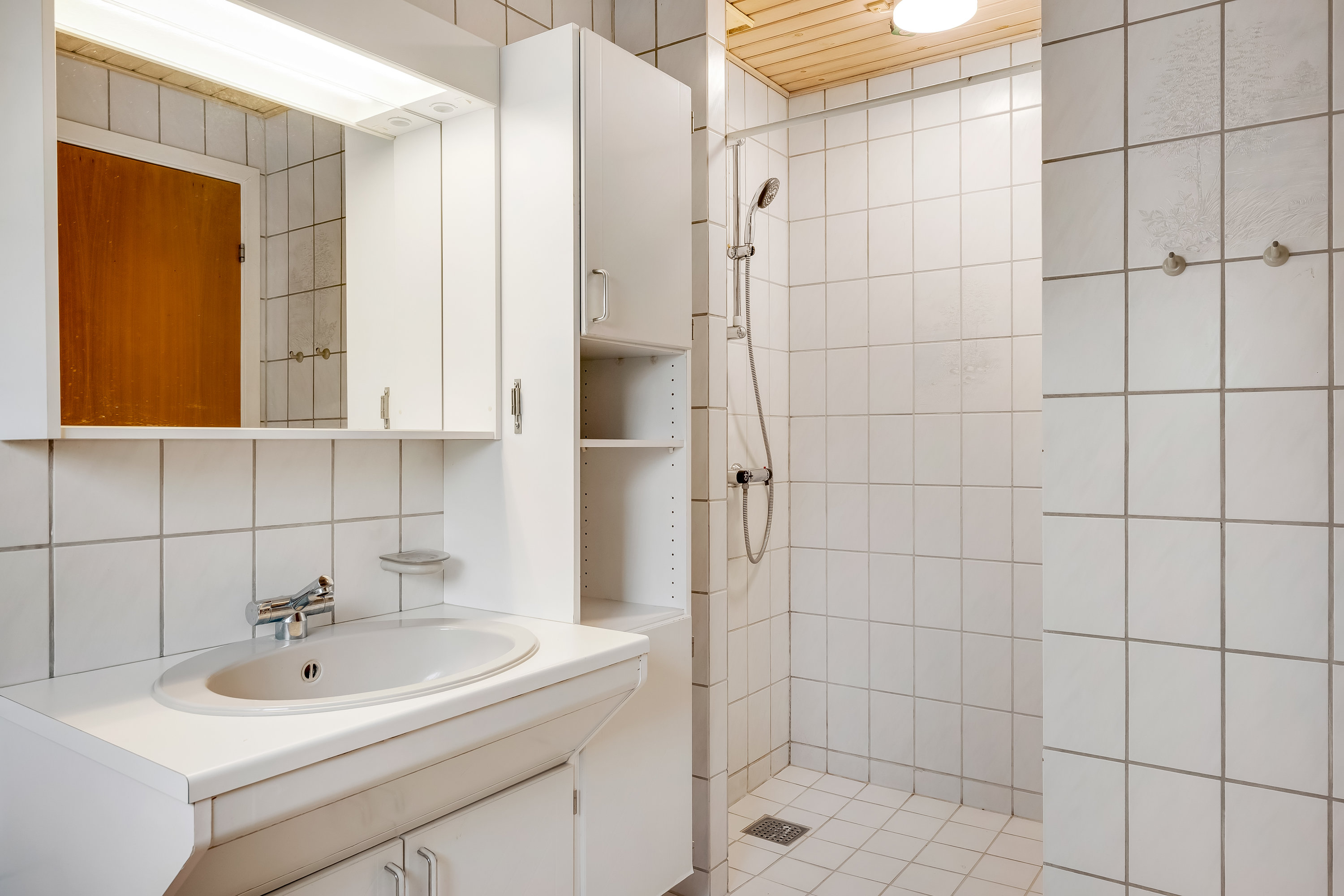 Fremhævet badeværelse billede i fuldskærmstilstand. Billede af Kærsangervej 21, 6800 Varde