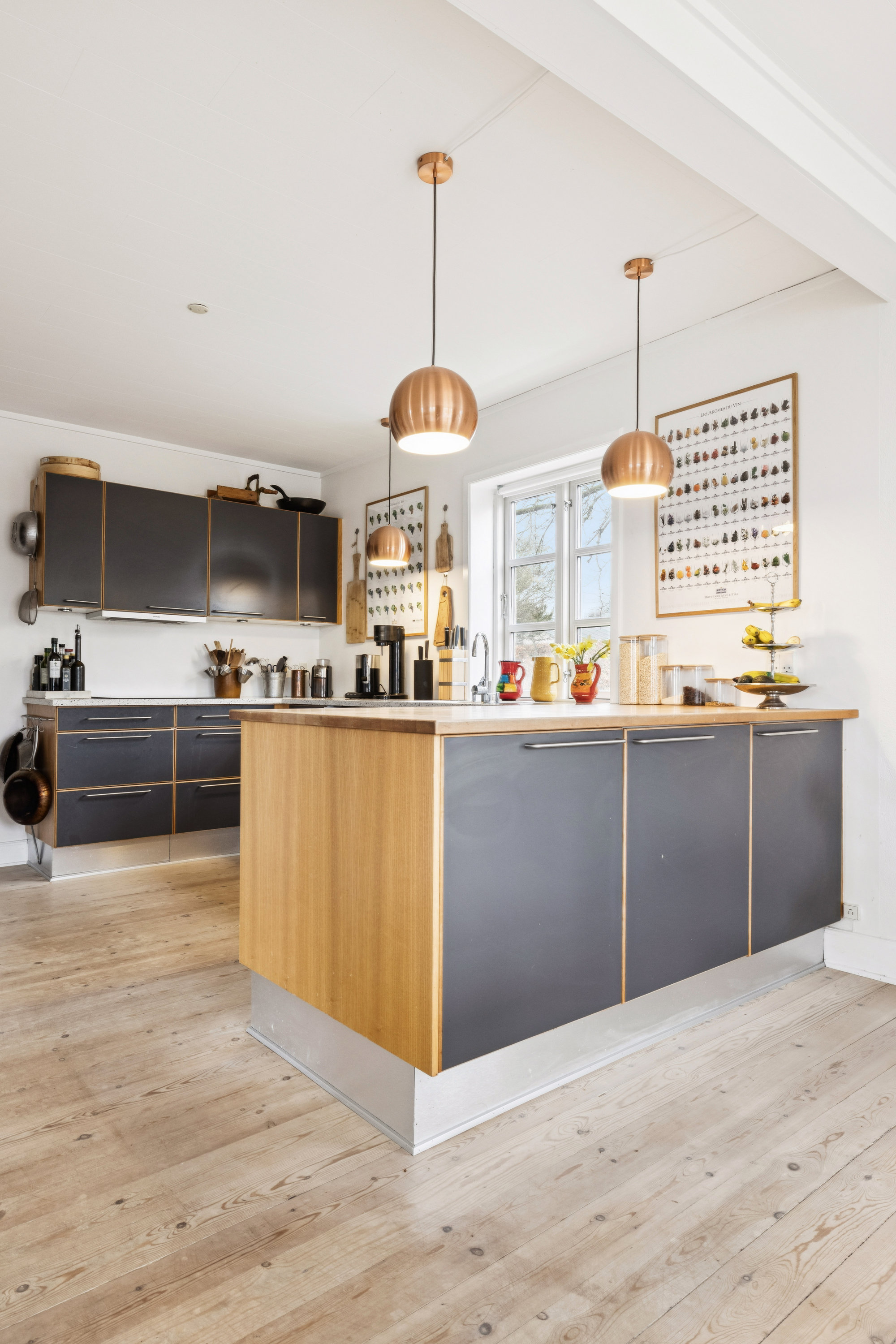 Fremhævet køkken billede i fuldskærmstilstand. Billede af Skolevej 9, 8410 Rønde