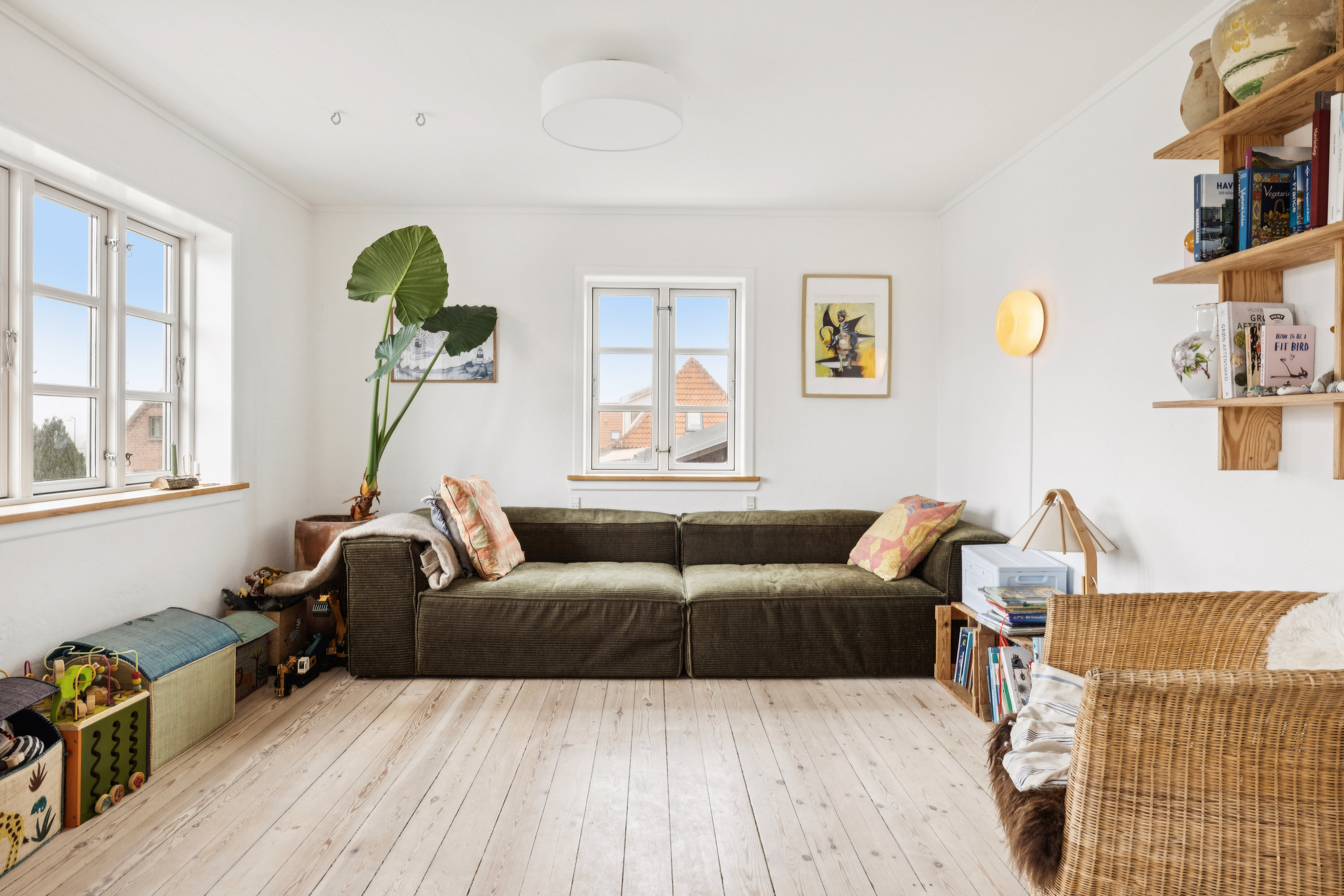 Fremhævet stue billede i fuldskærmstilstand. Billede af Skolevej 9, 8410 Rønde