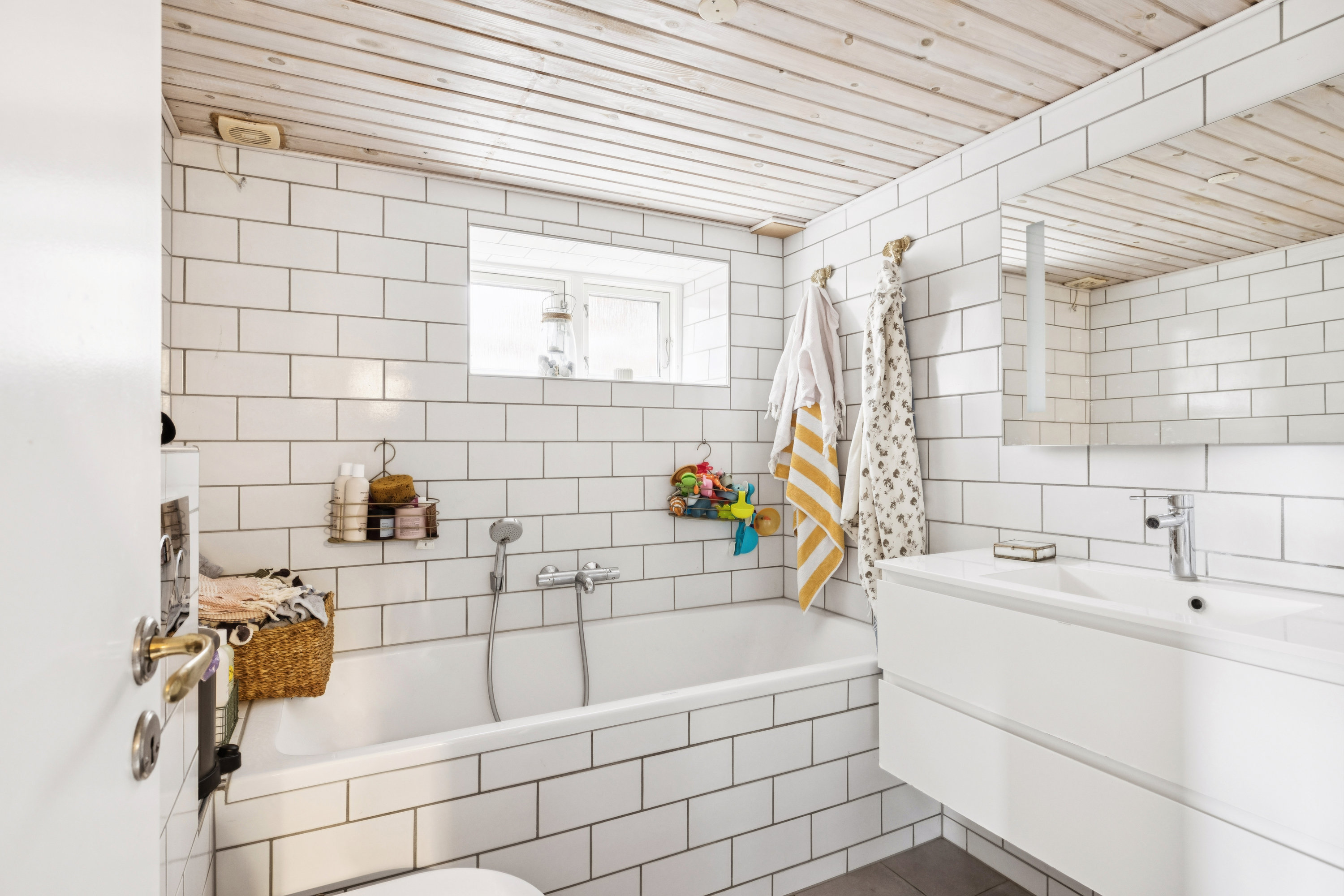 Fremhævet badeværelse billede i fuldskærmstilstand. Billede af Skolevej 9, 8410 Rønde