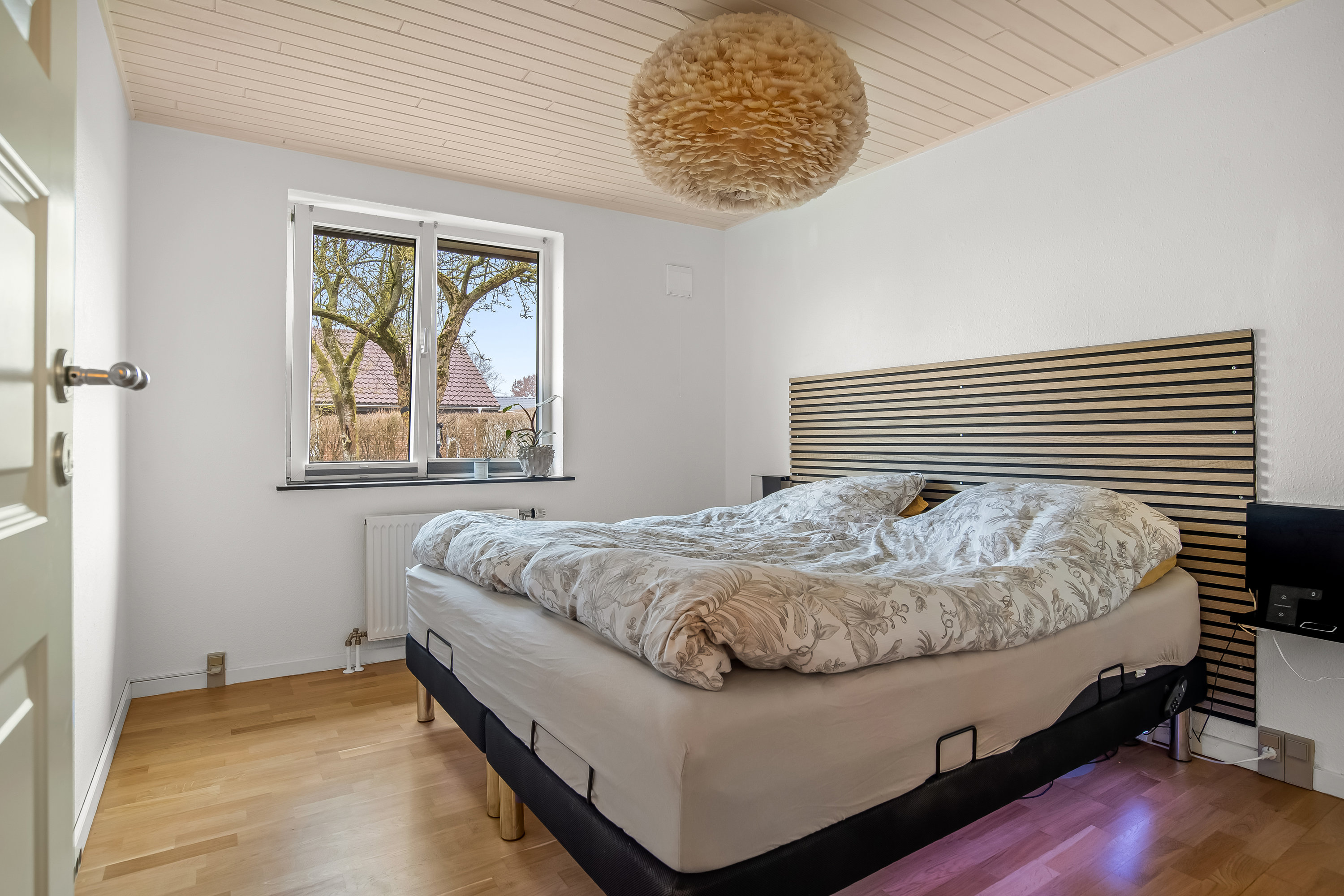 Fremhævet soveværelse billede i fuldskærmstilstand. Billede af Krunderupparken 38, Naur, 7500 Holstebro