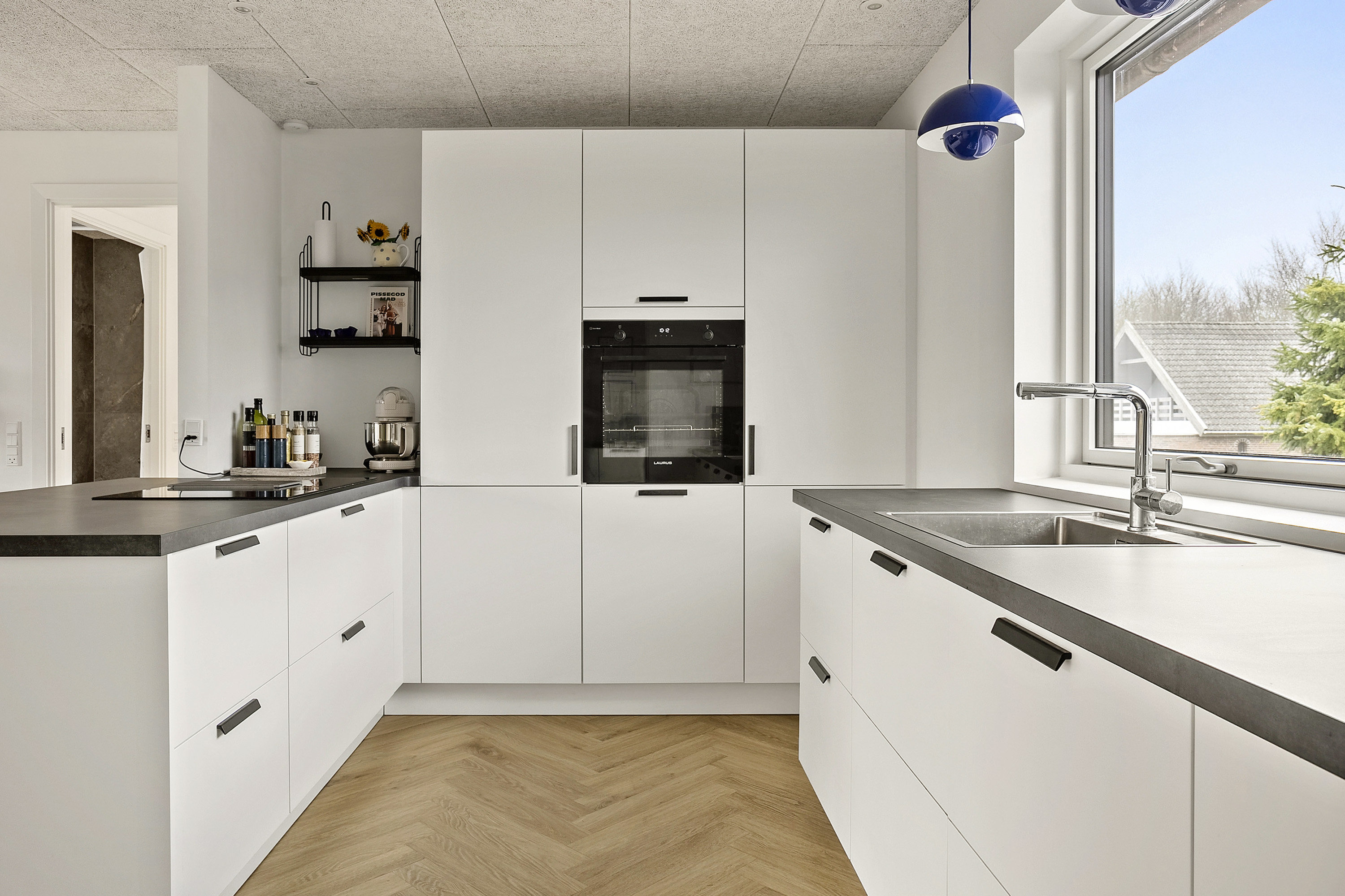 Fremhævet køkken billede i fuldskærmstilstand. Billede af Morbærvej 86, 6600 Vejen