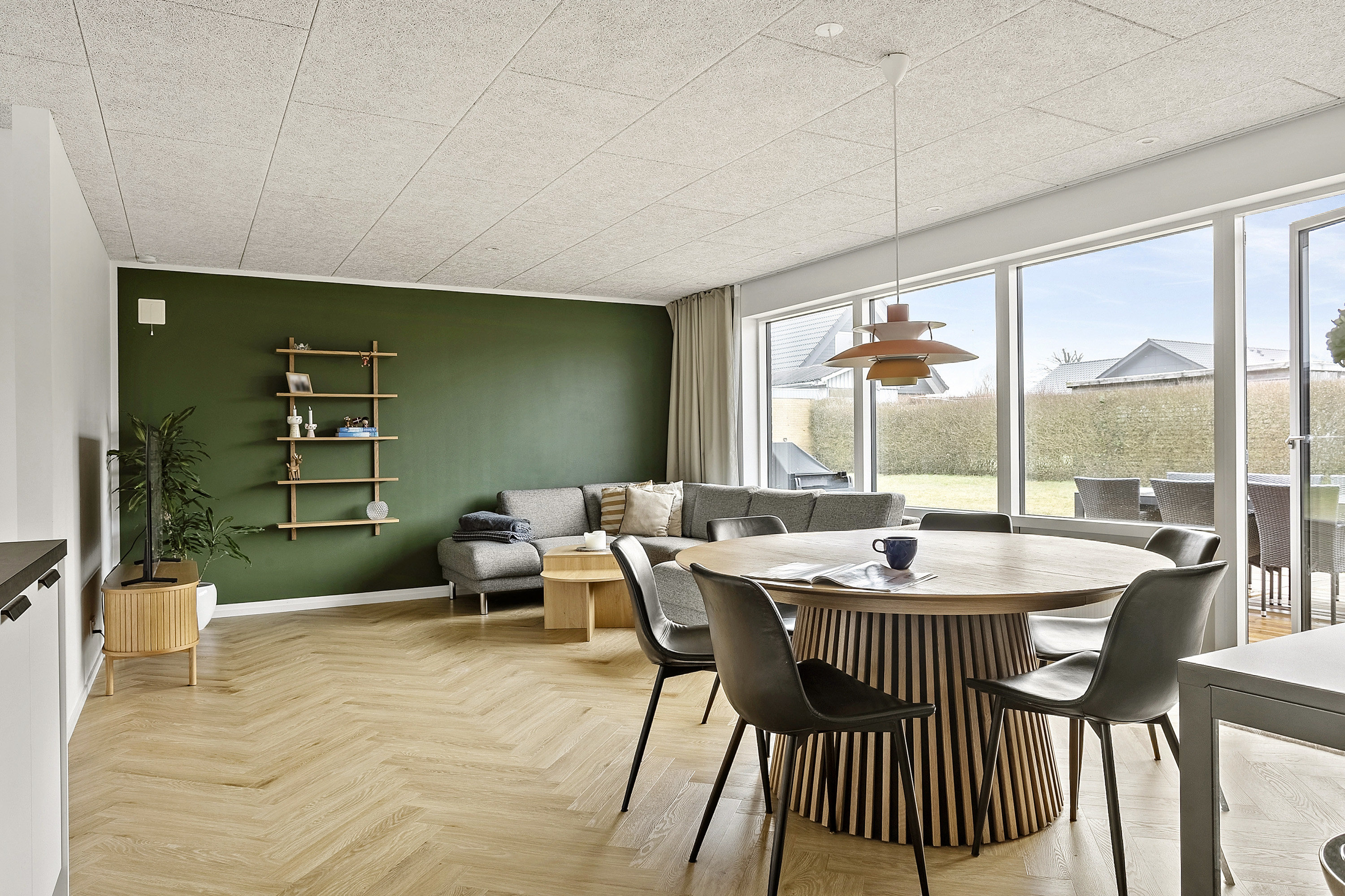 Fremhævet stue billede i fuldskærmstilstand. Billede af Morbærvej 86, 6600 Vejen