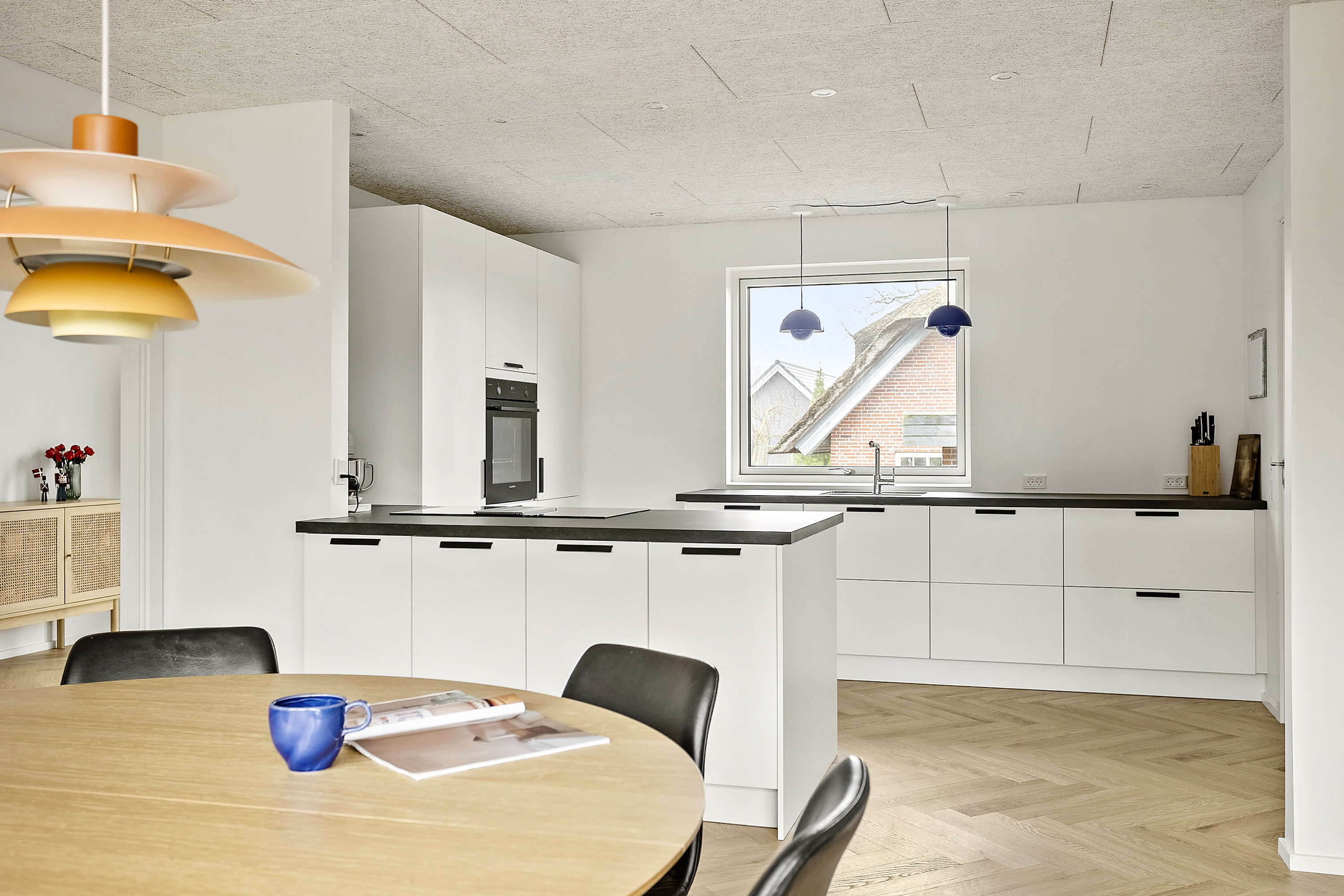 Fremhævet køkkenalrum billede i fuldskærmstilstand. Billede af Morbærvej 86, 6600 Vejen