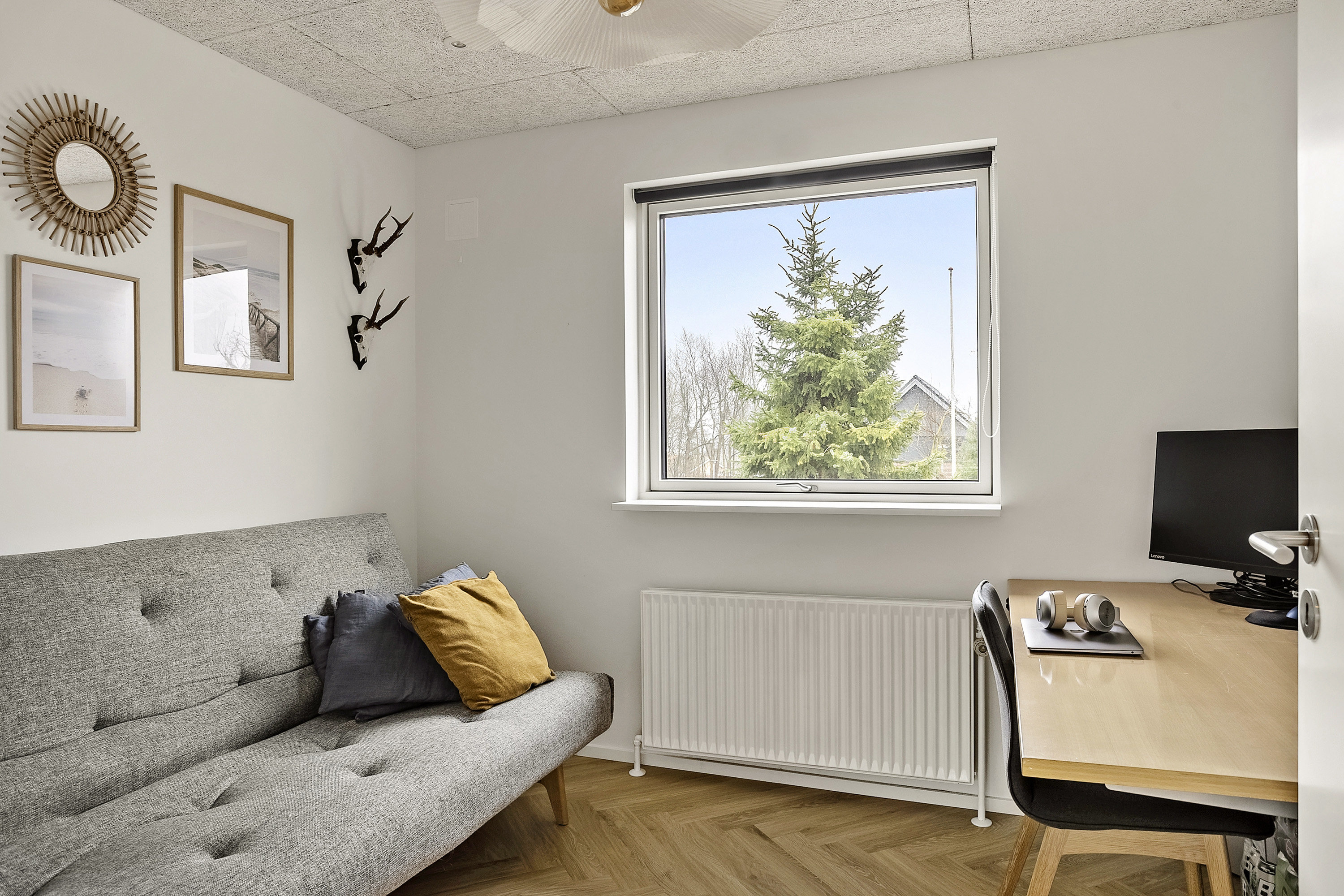 Fremhævet kontor billede i fuldskærmstilstand. Billede af Morbærvej 86, 6600 Vejen