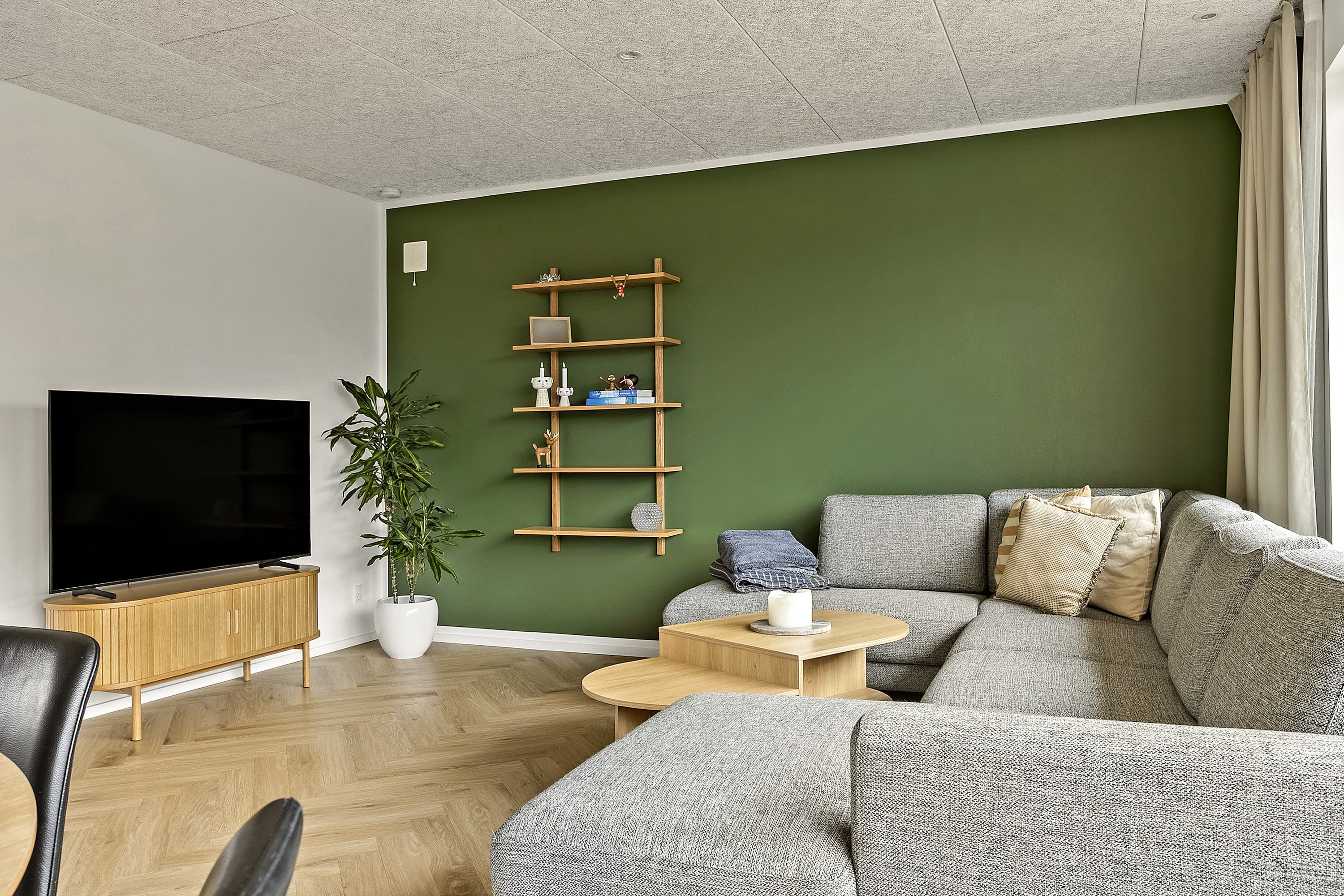 Fremhævet stue billede i fuldskærmstilstand. Billede af Morbærvej 86, 6600 Vejen