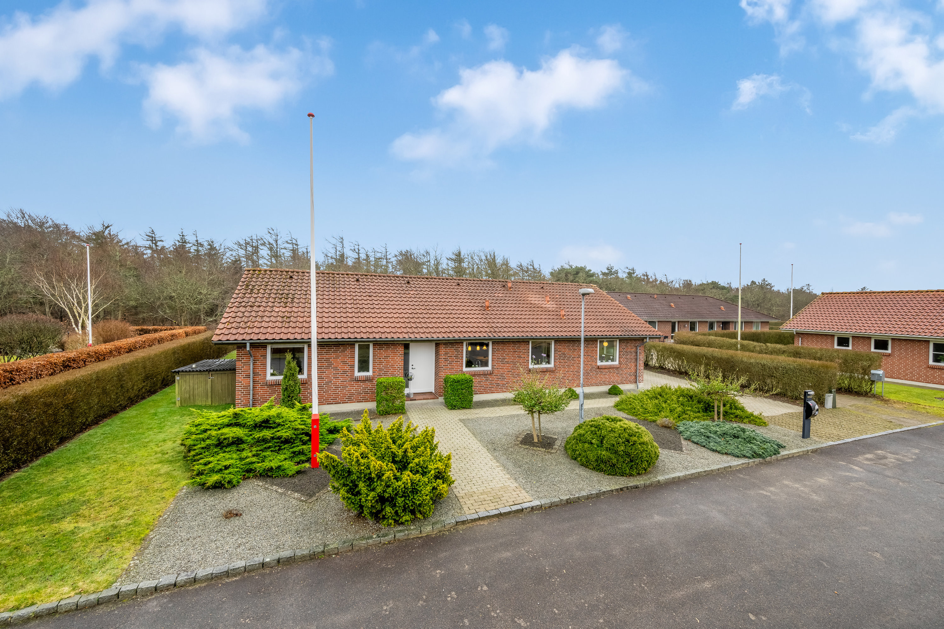 Fremhævet facade billede i fuldskærmstilstand. Billede af Oldagervænget 26, 6900 Skjern