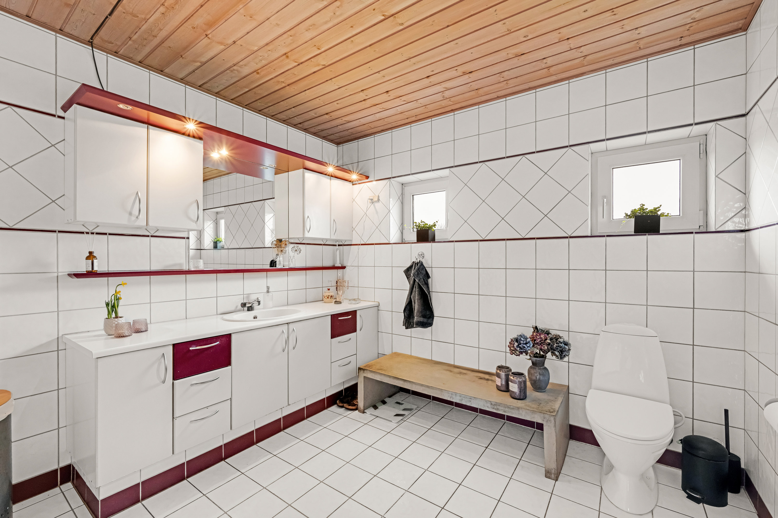 Fremhævet badeværelse billede i fuldskærmstilstand. Billede af Gyvelvænget 3, 6920 Videbæk