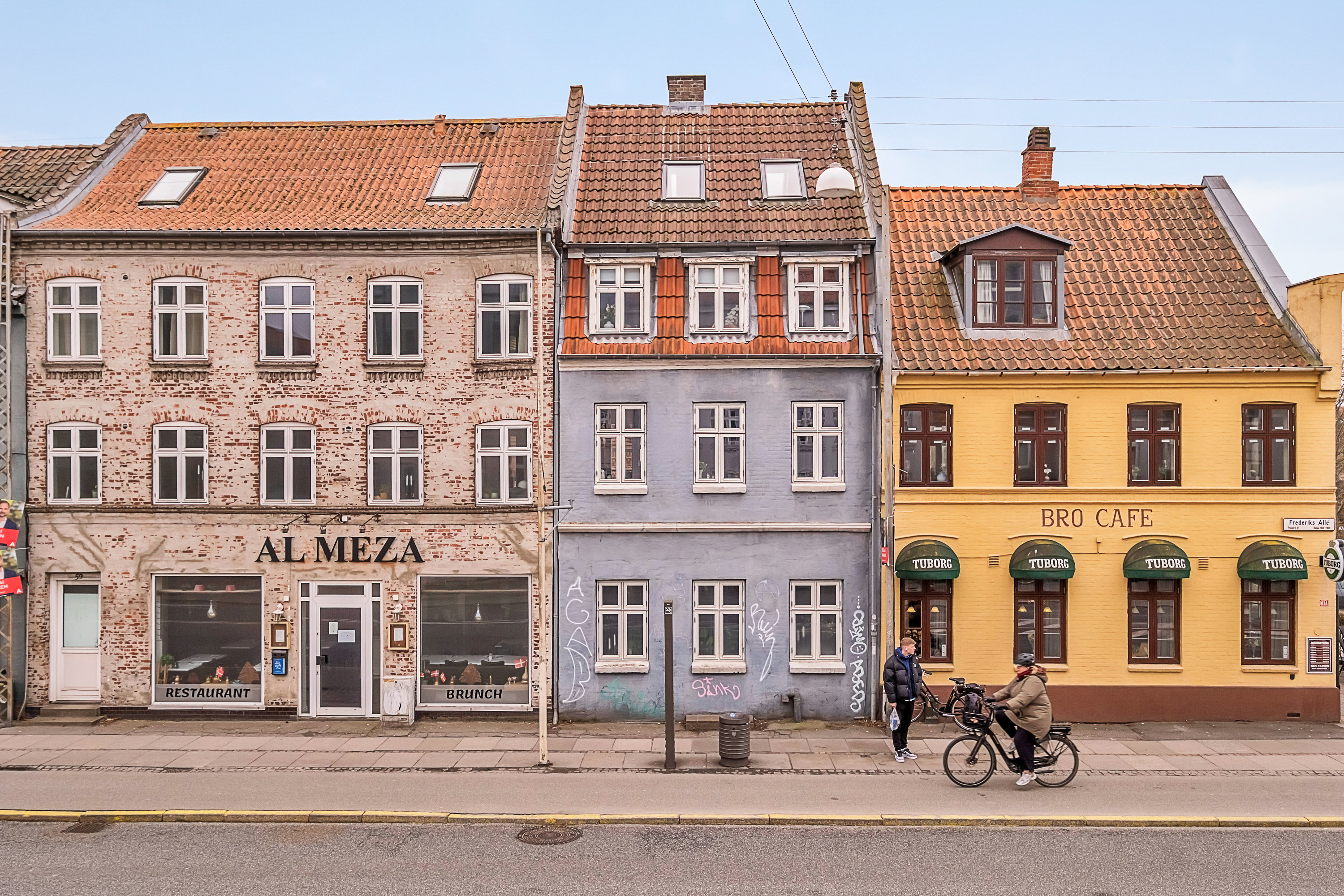 Fremhævet facade billede i fuldskærmstilstand. Billede af Kriegersvej 1B, 1., 8000 Aarhus C