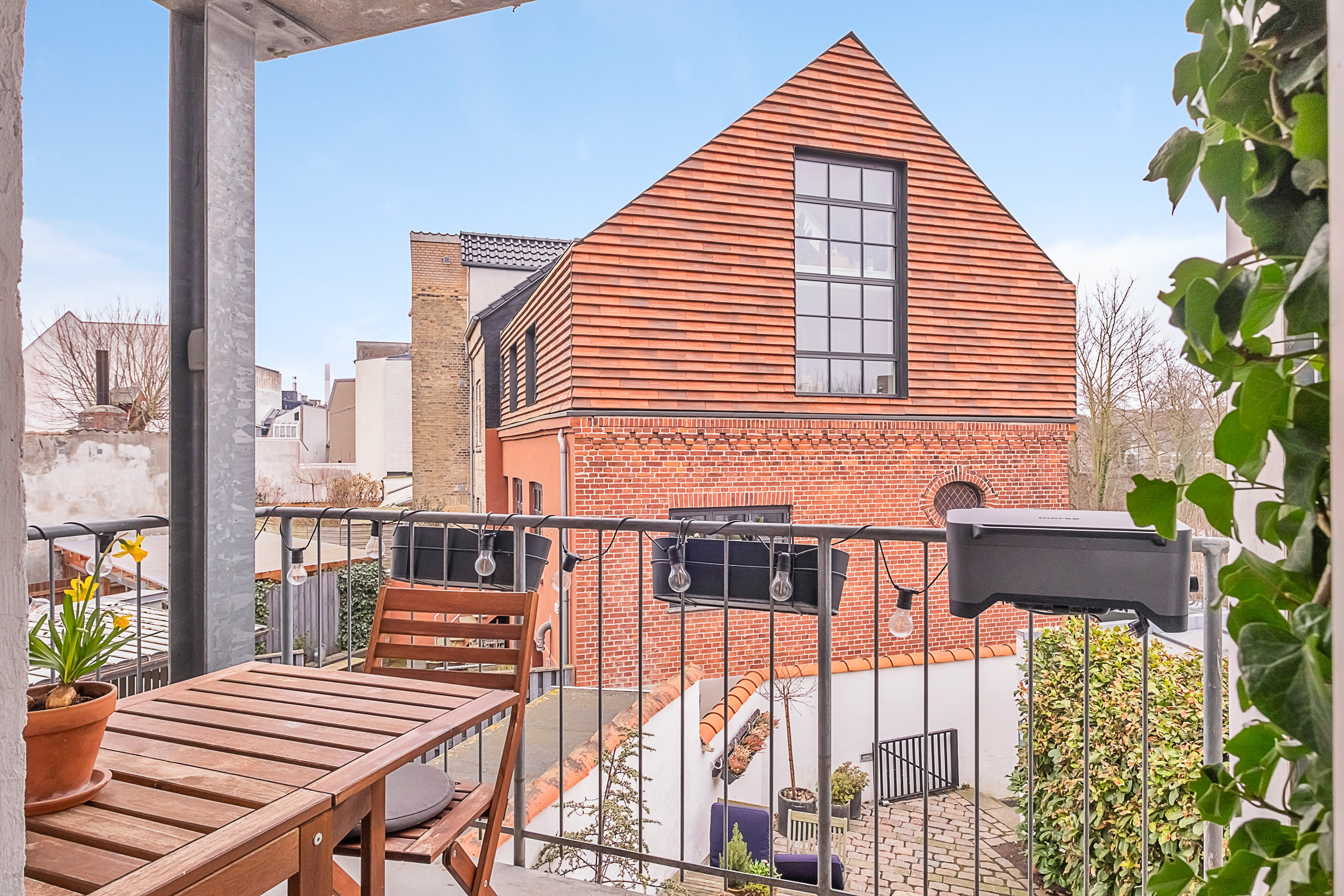 Fremhævet altan billede i fuldskærmstilstand. Billede af Kriegersvej 1B, 1., 8000 Aarhus C