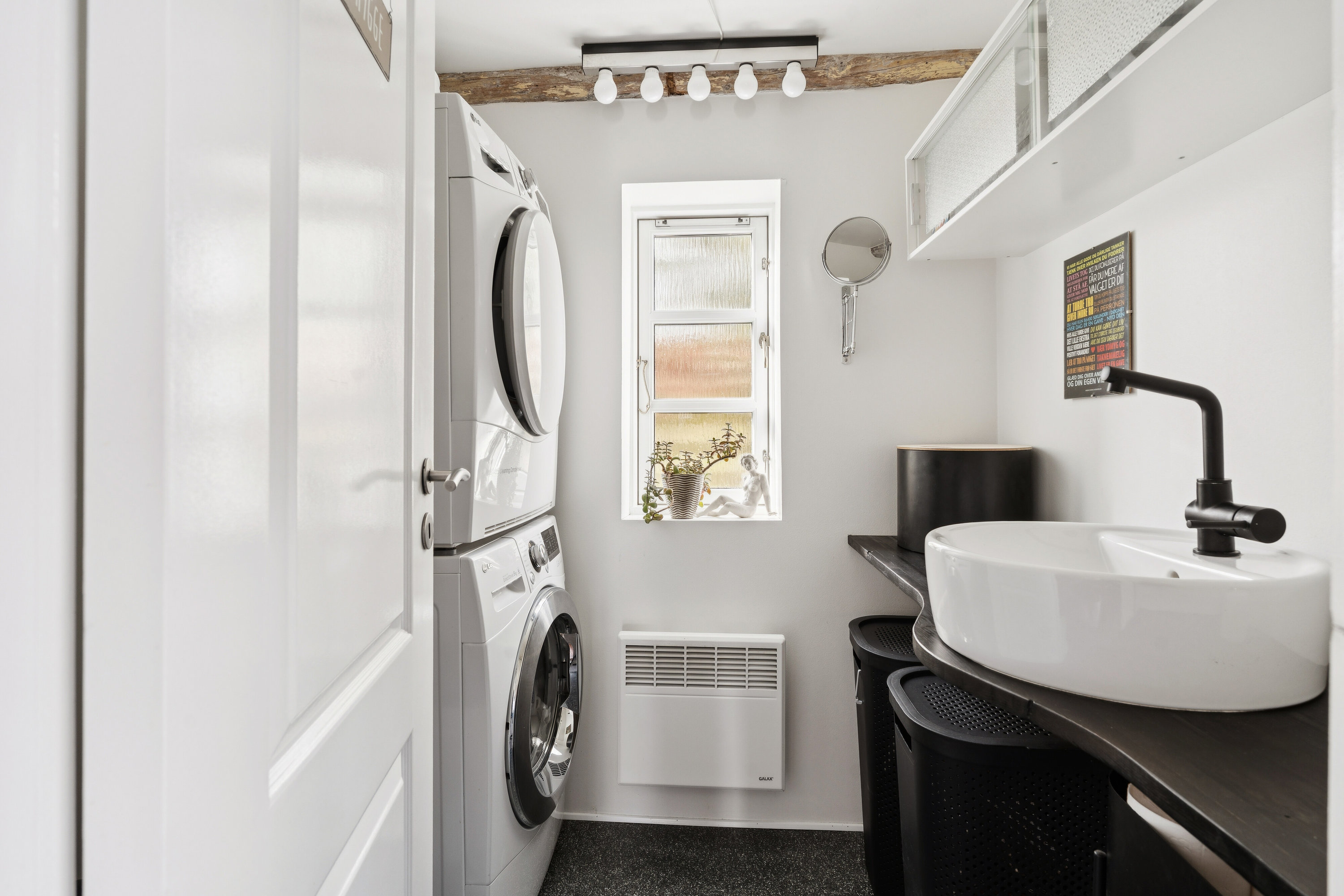 Fremhævet badeværelse billede i fuldskærmstilstand. Billede af Lundegårdsvej 9, 4720 Præstø