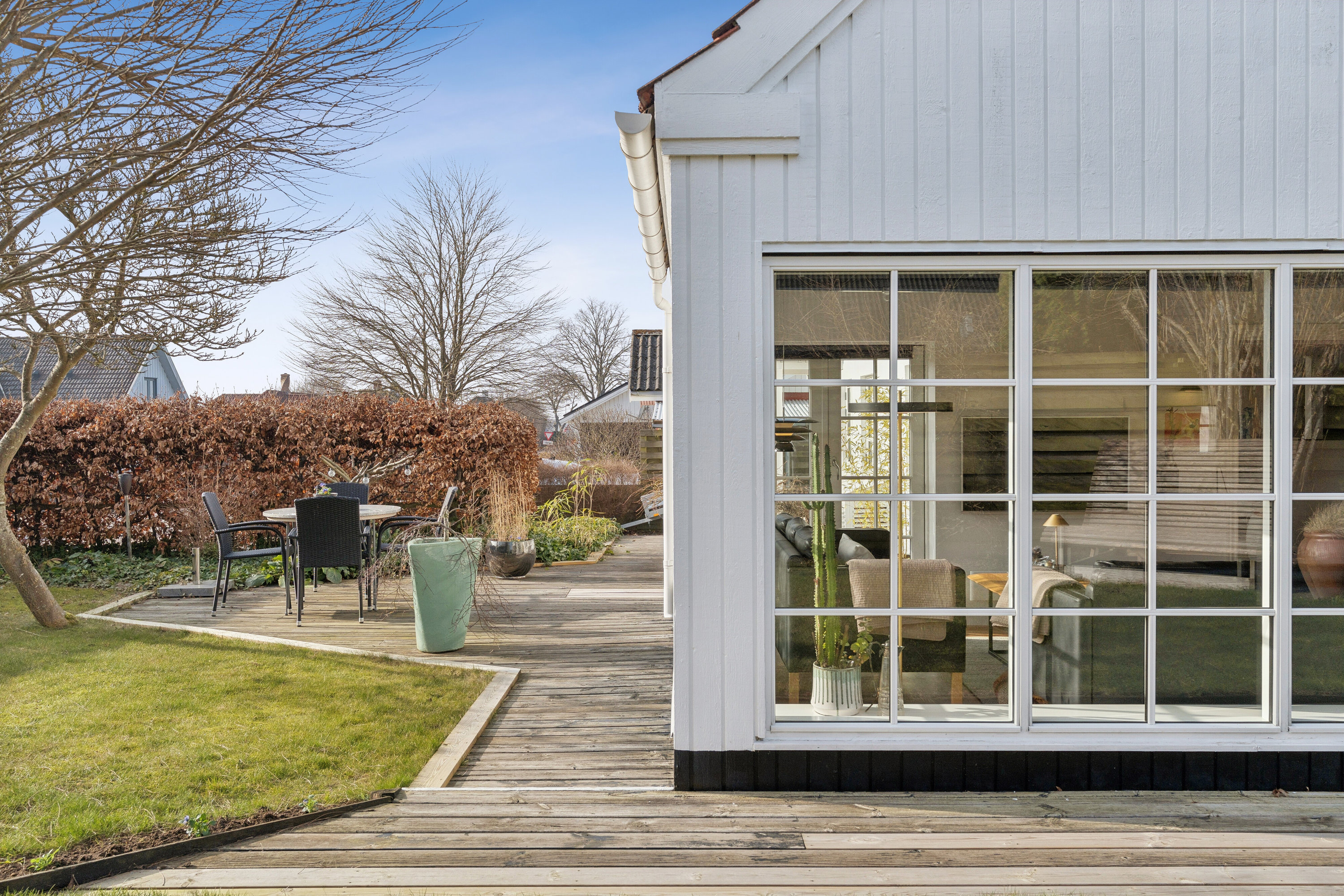 Fremhævet set fra haven billede i fuldskærmstilstand. Billede af Lundegårdsvej 9, 4720 Præstø