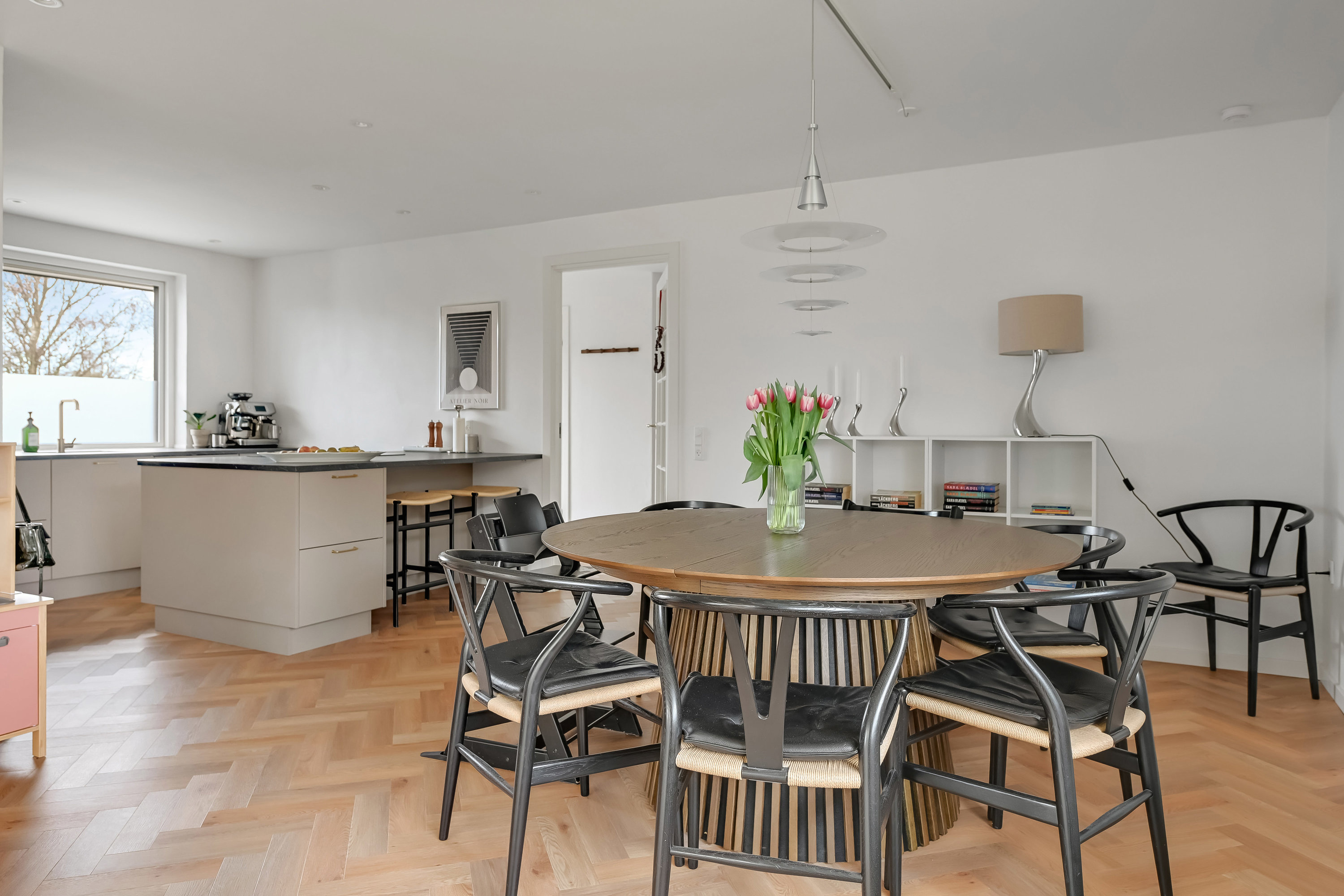 Fremhævet stue billede i fuldskærmstilstand. Billede af Gl Møllevej 24, 6840 Oksbøl