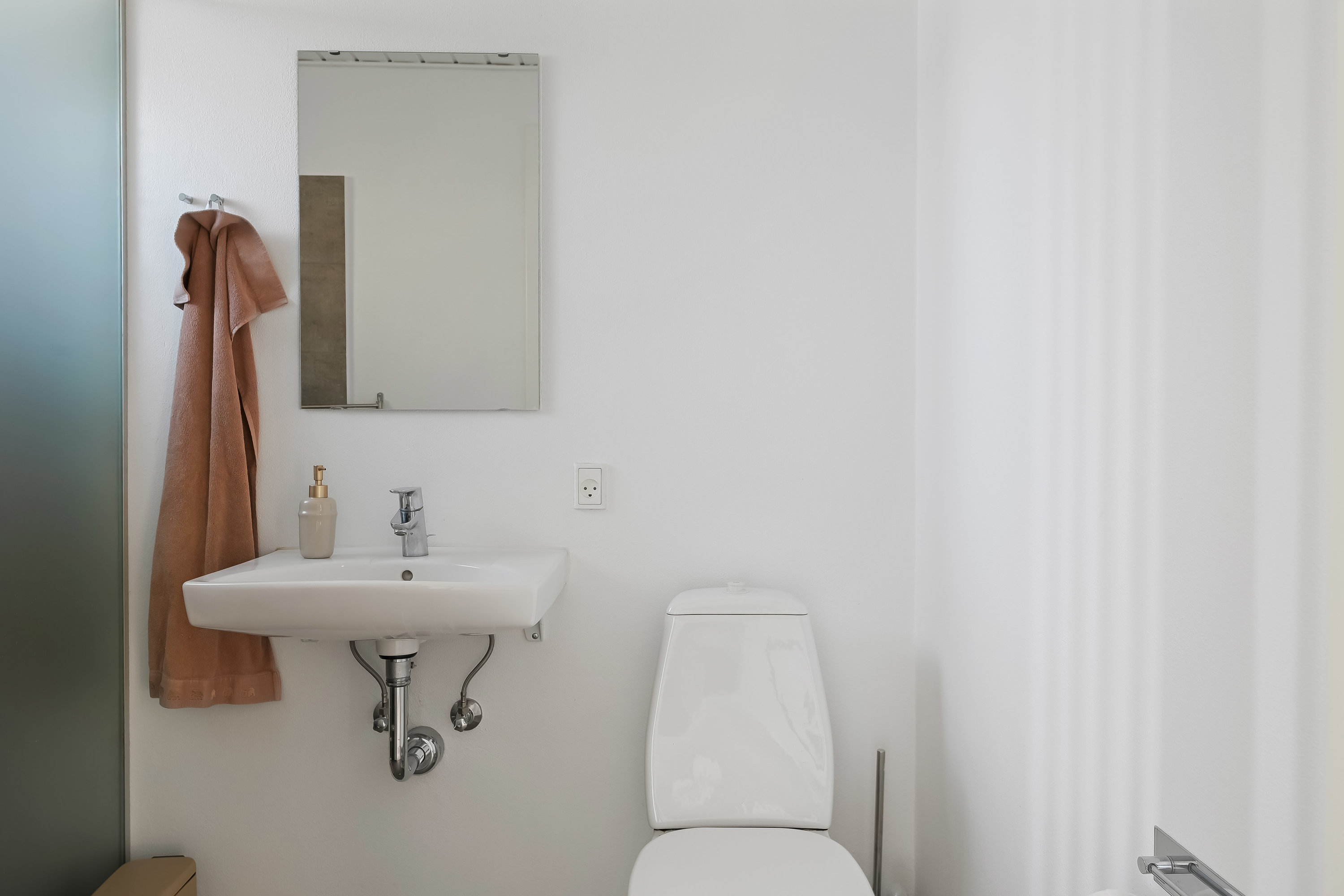 Fremhævet toilet billede i fuldskærmstilstand. Billede af Kærvej 309, 7190 Billund