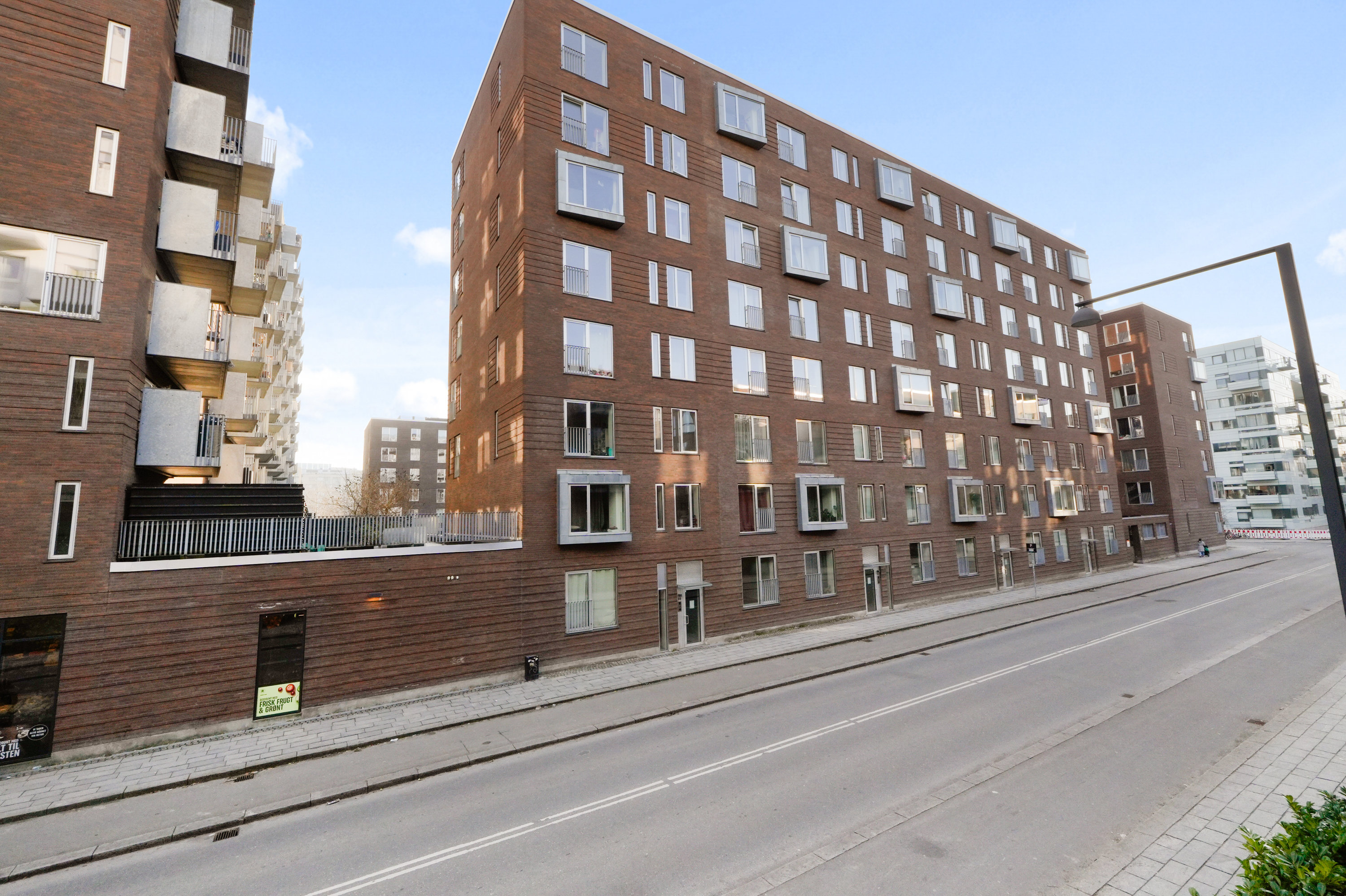 Fremhævet facade billede i fuldskærmstilstand. Billede af C.F. Møllers Allé 98, 7. th., 2300 København S