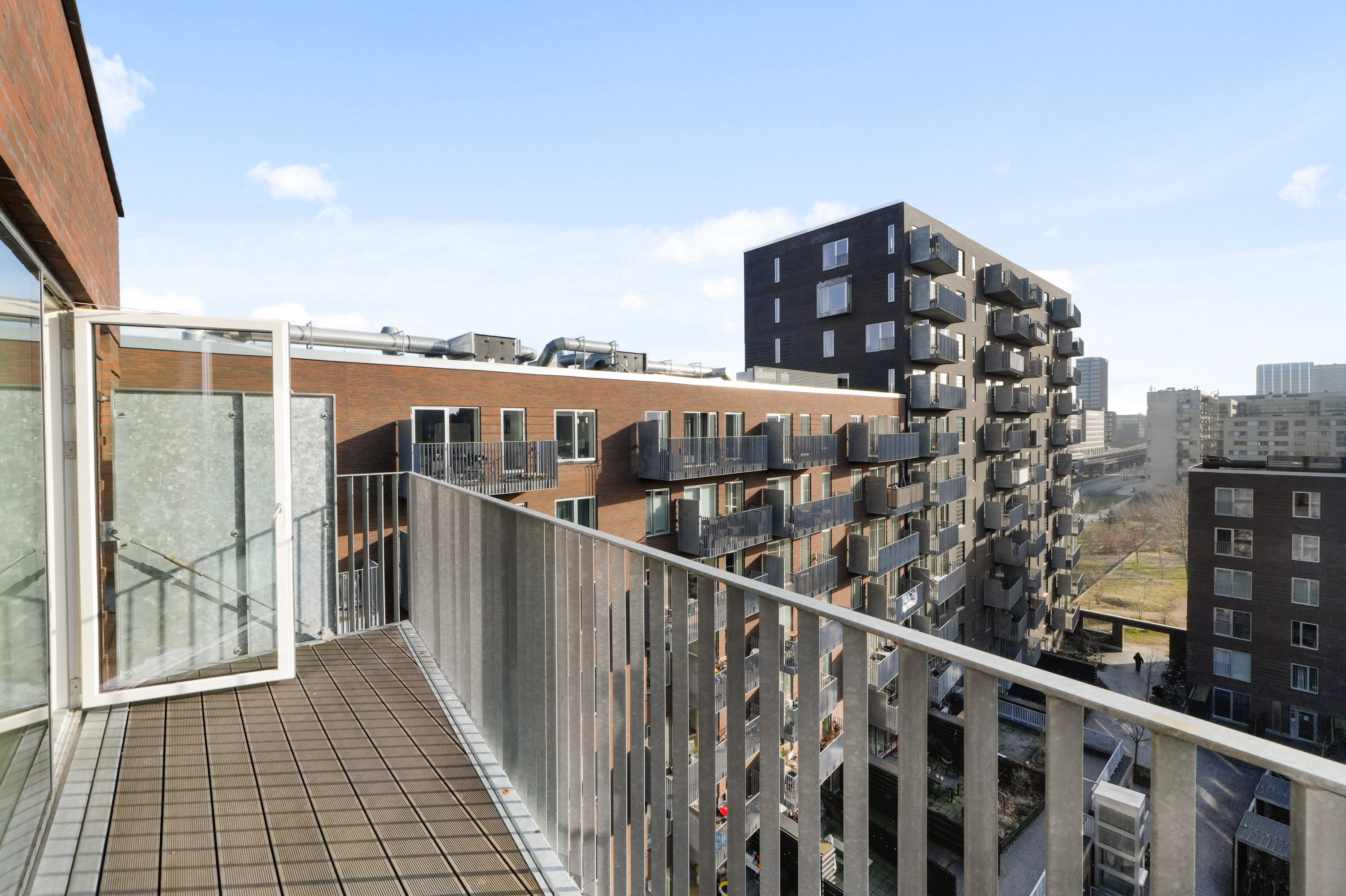 Fremhævet altan billede i fuldskærmstilstand. Billede af C.F. Møllers Allé 98, 7. th., 2300 København S