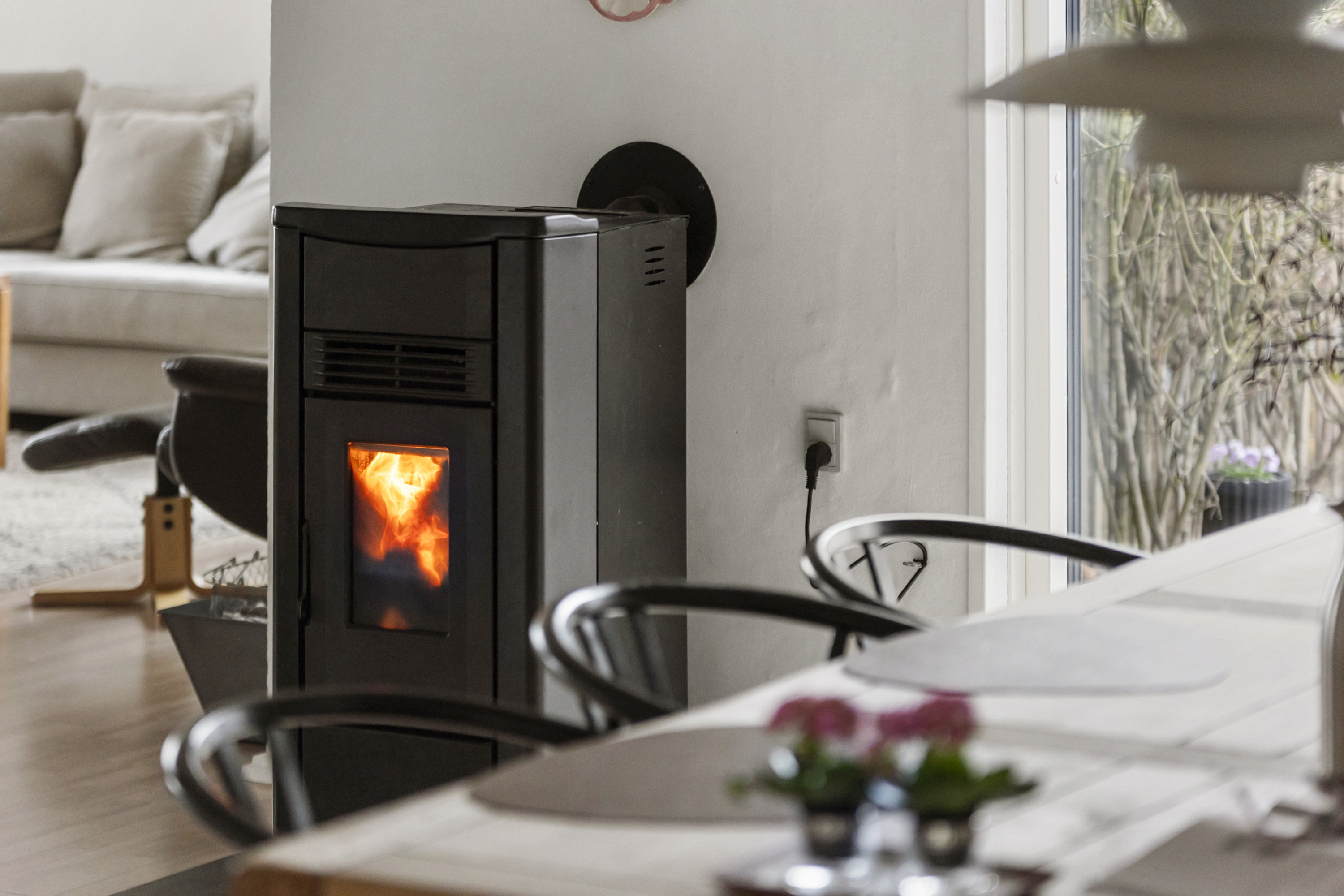 Fremhævet spisestue billede i fuldskærmstilstand. Billede af Lundsbjerg Møllevej 35, Begyndt, 6200 Aabenraa