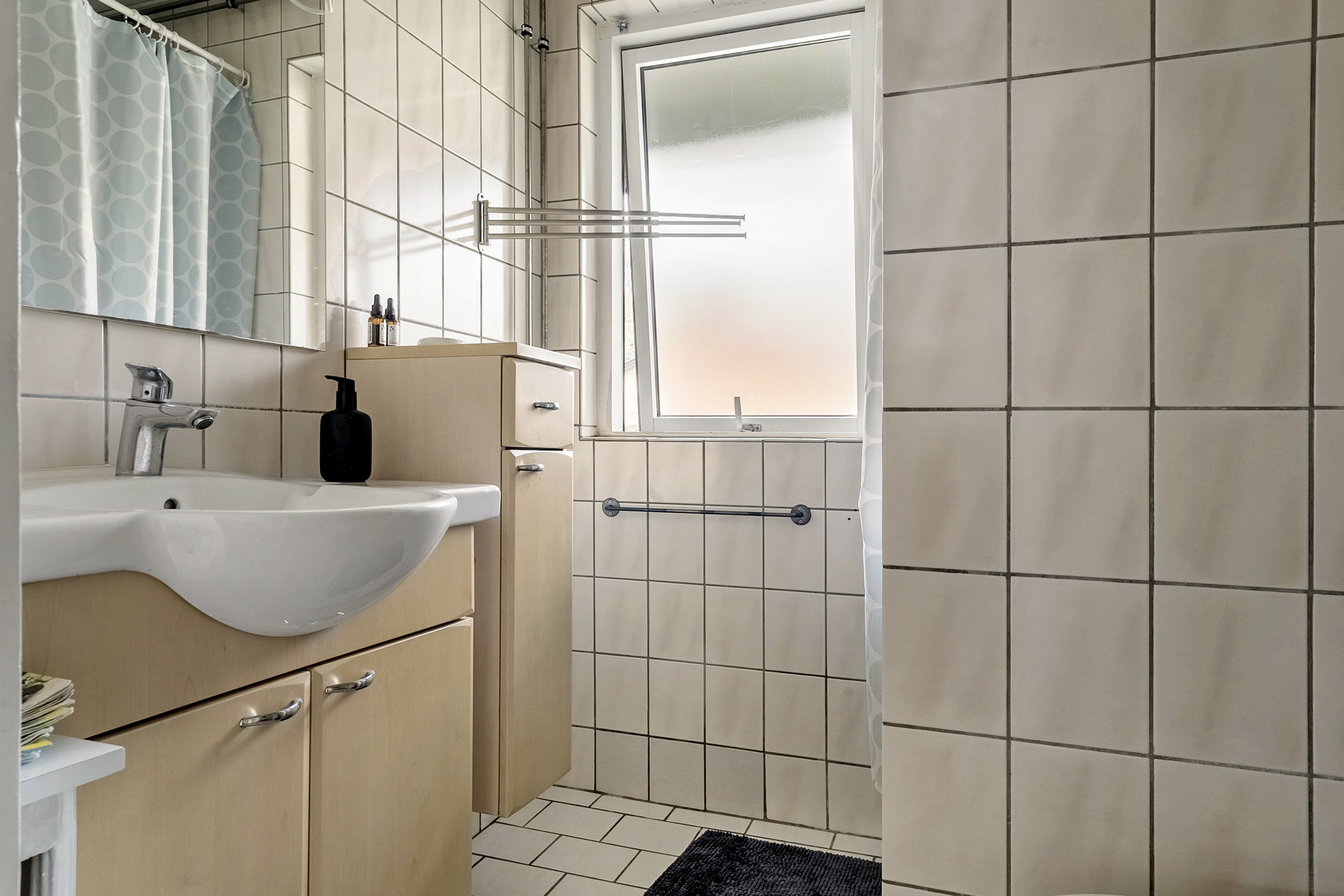 Fremhævet badeværelse billede i fuldskærmstilstand. Billede af Fruenshave 60, 8732 Hovedgård