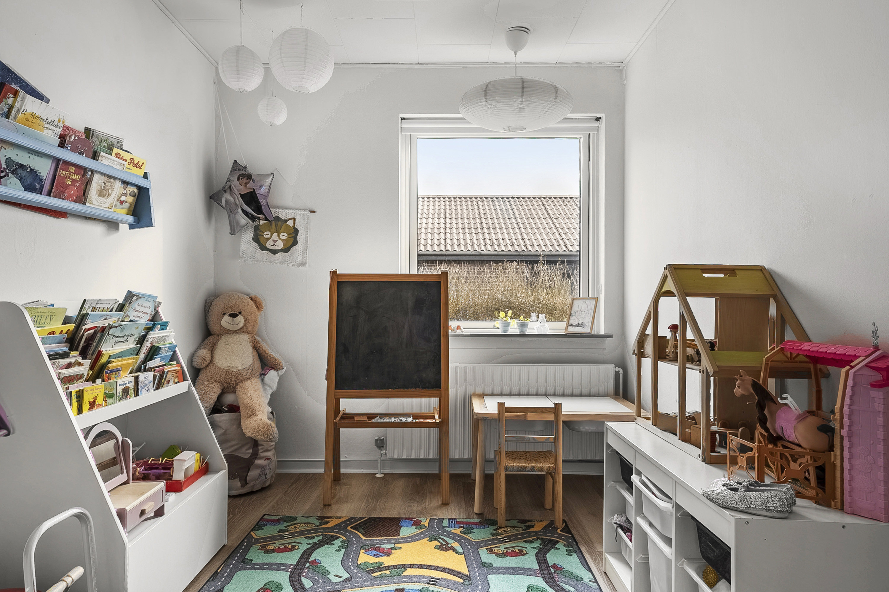 Fremhævet børneværelse billede i fuldskærmstilstand. Billede af Fruenshave 60, 8732 Hovedgård